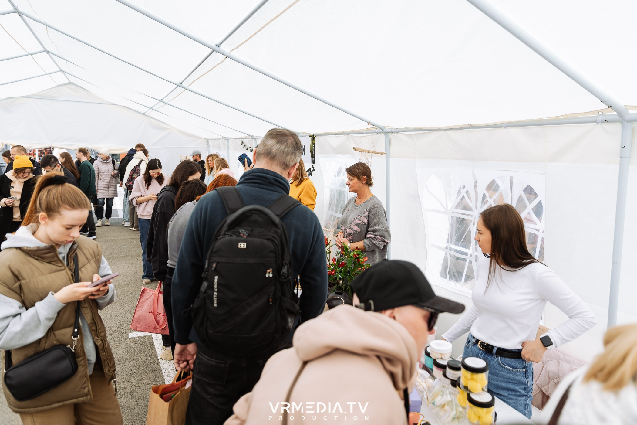 Традиционный летний базар и гараж-сейл