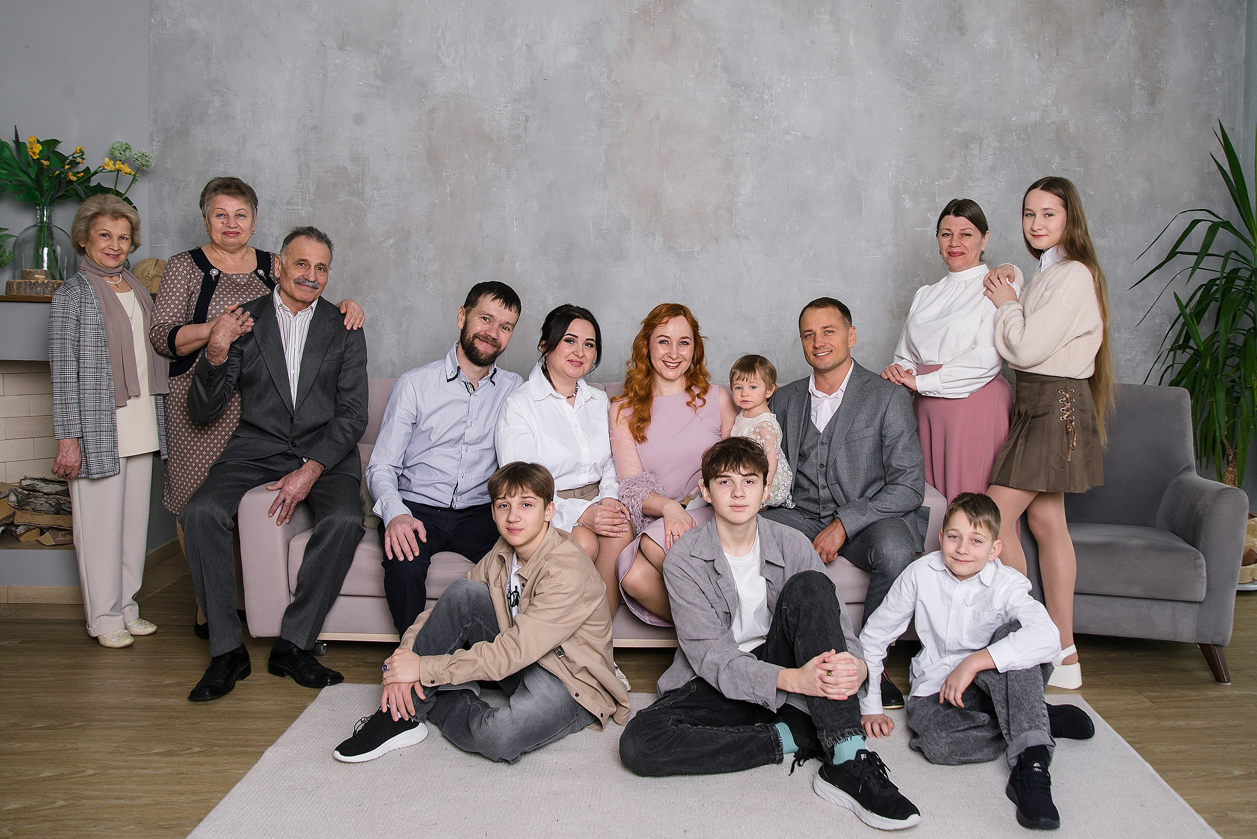 Семейная фотосессия 3 поколения: Запечатлейте ваши самые ценные моменты!. Фотограф Дарья Едапина Новосибирск