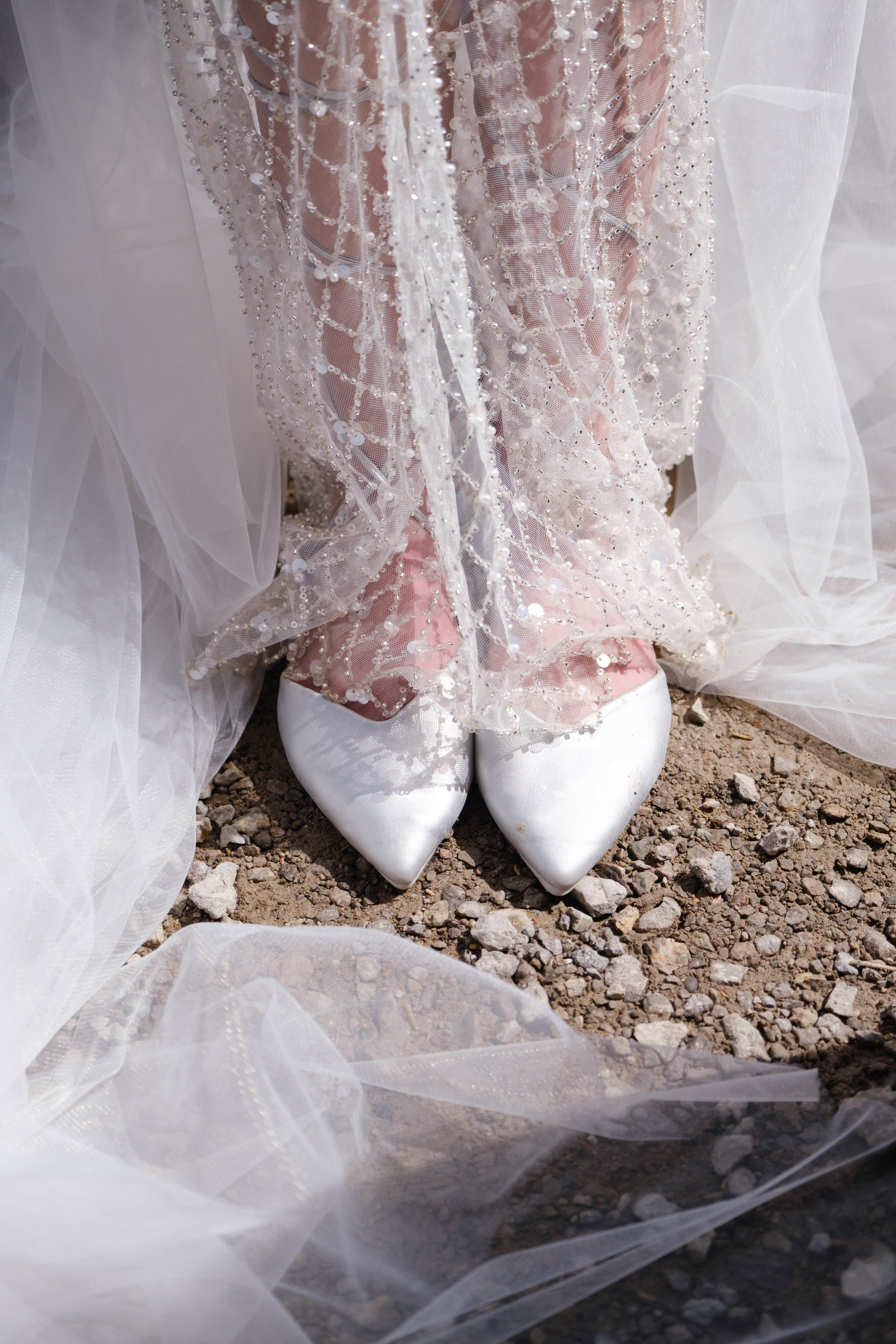 Свадебная фотосессия на Тропе Глицина Судак. Профессиональная фотосъемка в Крыму. Натуральные эмоции и живые кадры. Забронируйте дату прямо сейчас!