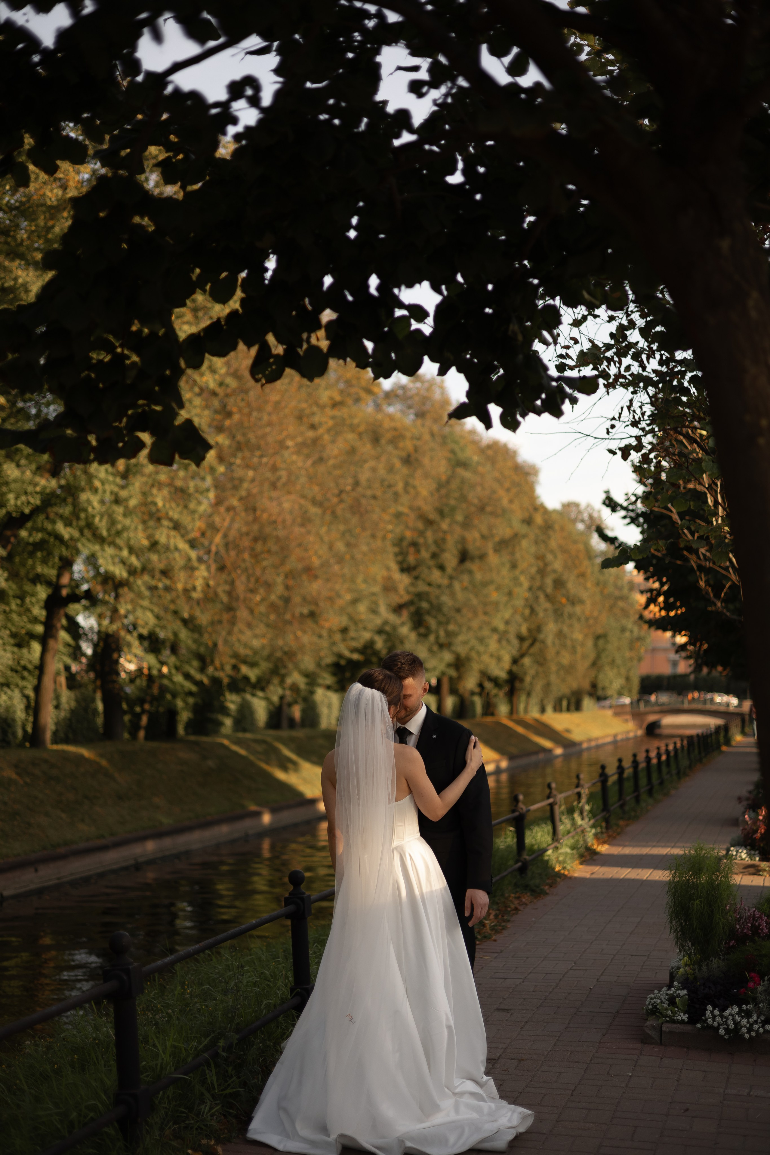 Серая кошка и рыжий кот. Свадебный и семейный фотограф Арина Кулёва