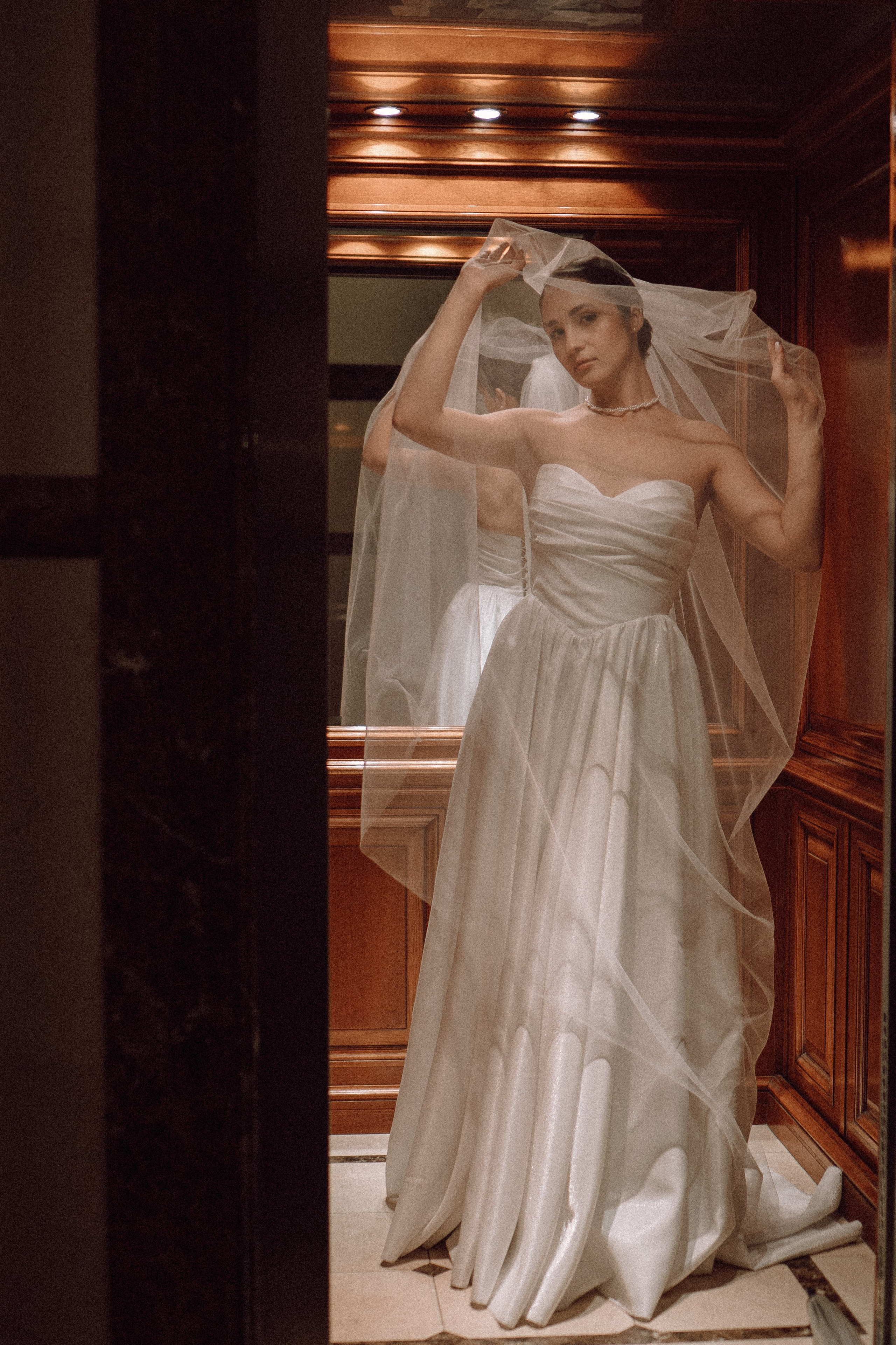 СВАДЕБНАЯ ПРОГУЛКА В САНТК-ПЕТЕРБУРГЕ (ИСАКИЕВСКИЙ СОБОР, ЗИМНЯЯ КАНАВКА, ЭРМИТАЖ И БОЛЬШАЯ МОРСКАЯ УЛИЦА). Профессиональный фотограф, Санкт-Петербург — Виктория Богомолова