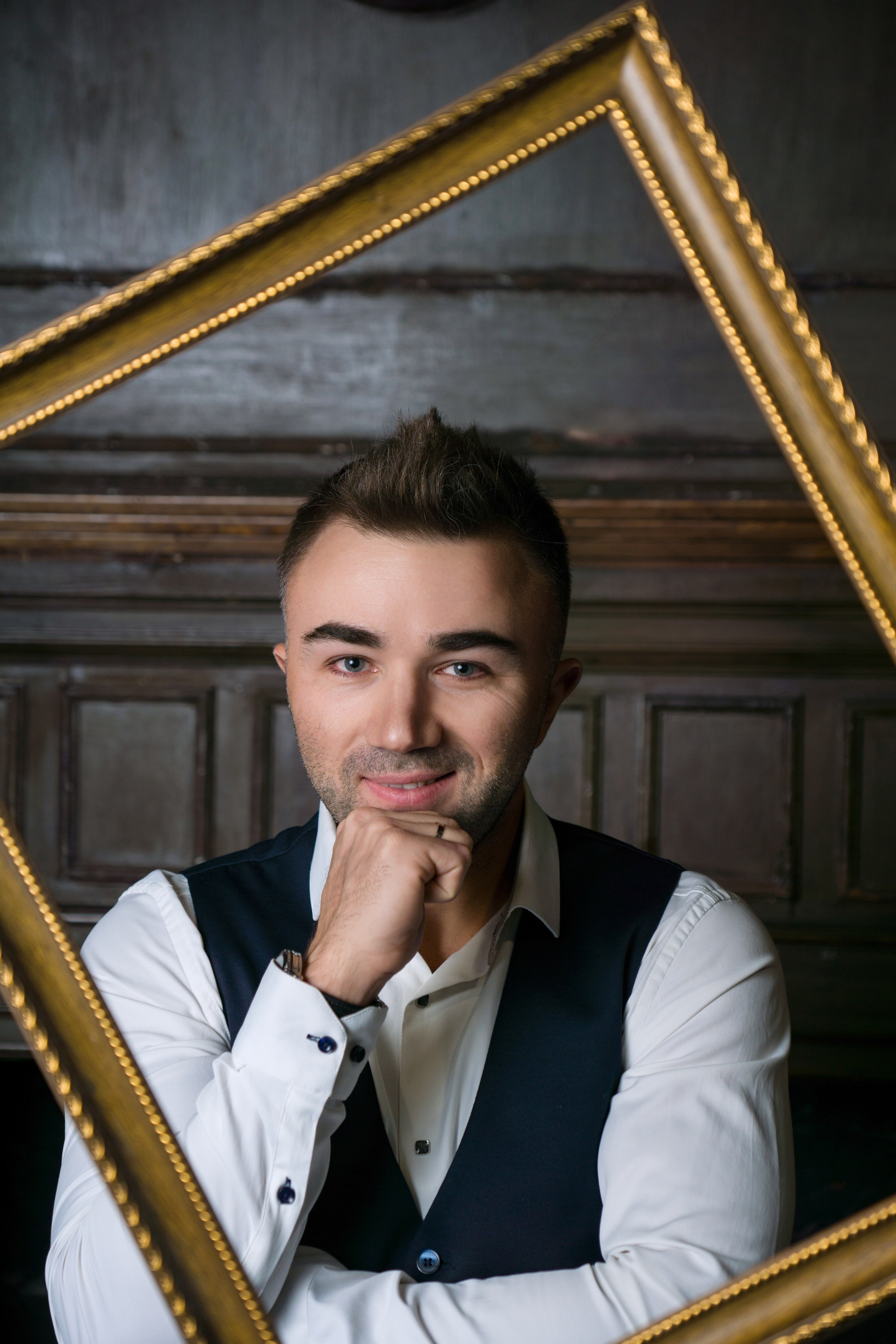 Ведущий Илья. Фотограф