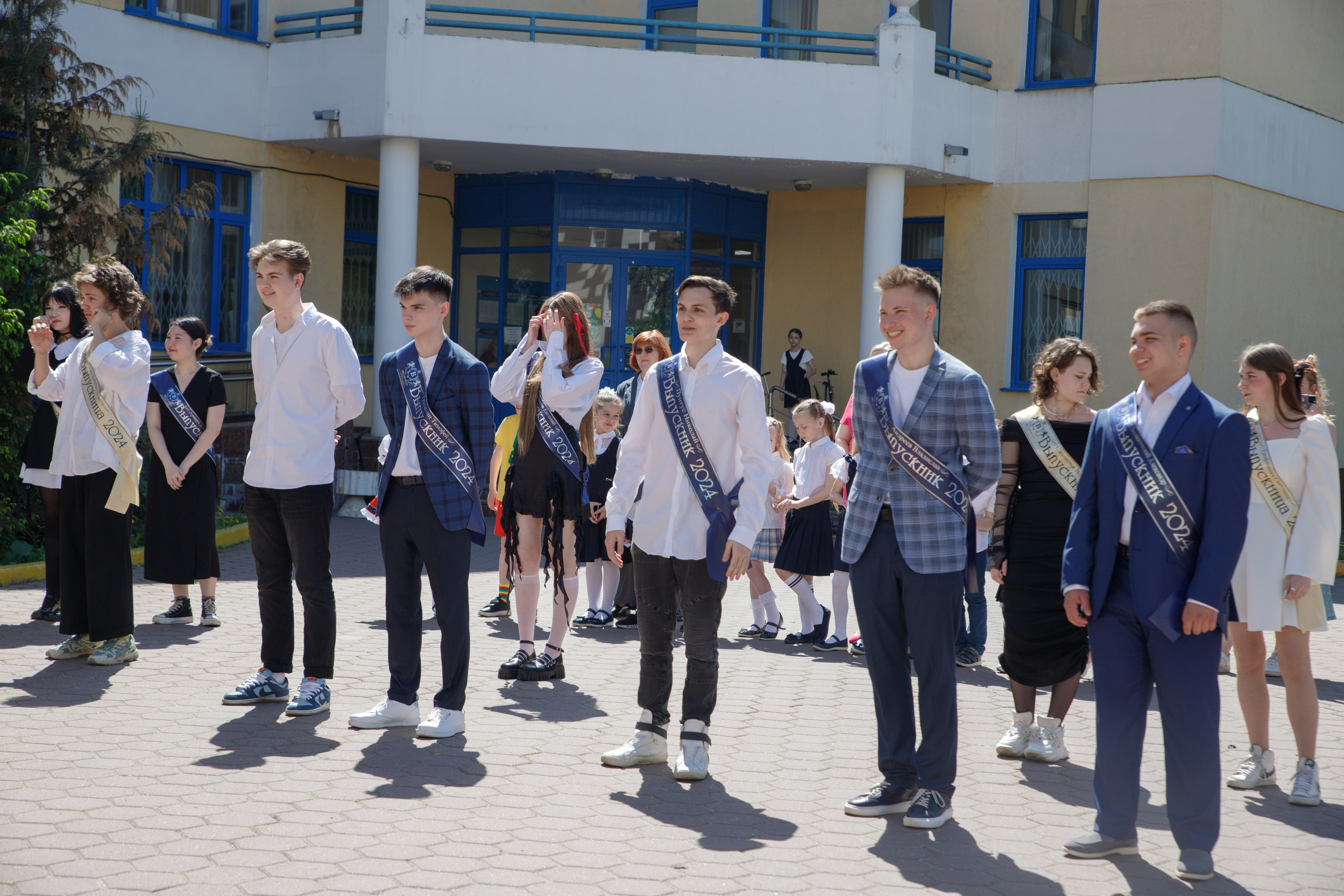 Репортажная съемка с Последнего звонка в школе в Москве. Семейный и школьный фотограф в Москве Анна Ткач