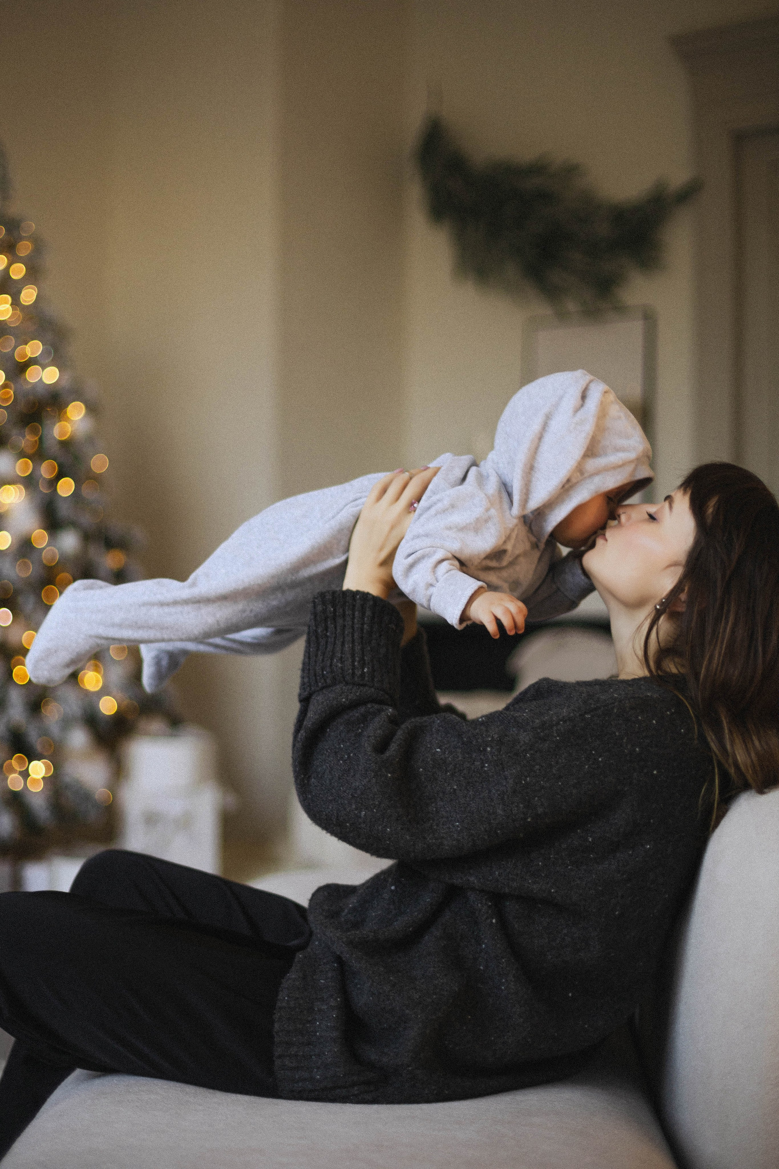 Нежность мамы. Портретный и свадебный фотограф в Астрахани Сабира Аубекерова