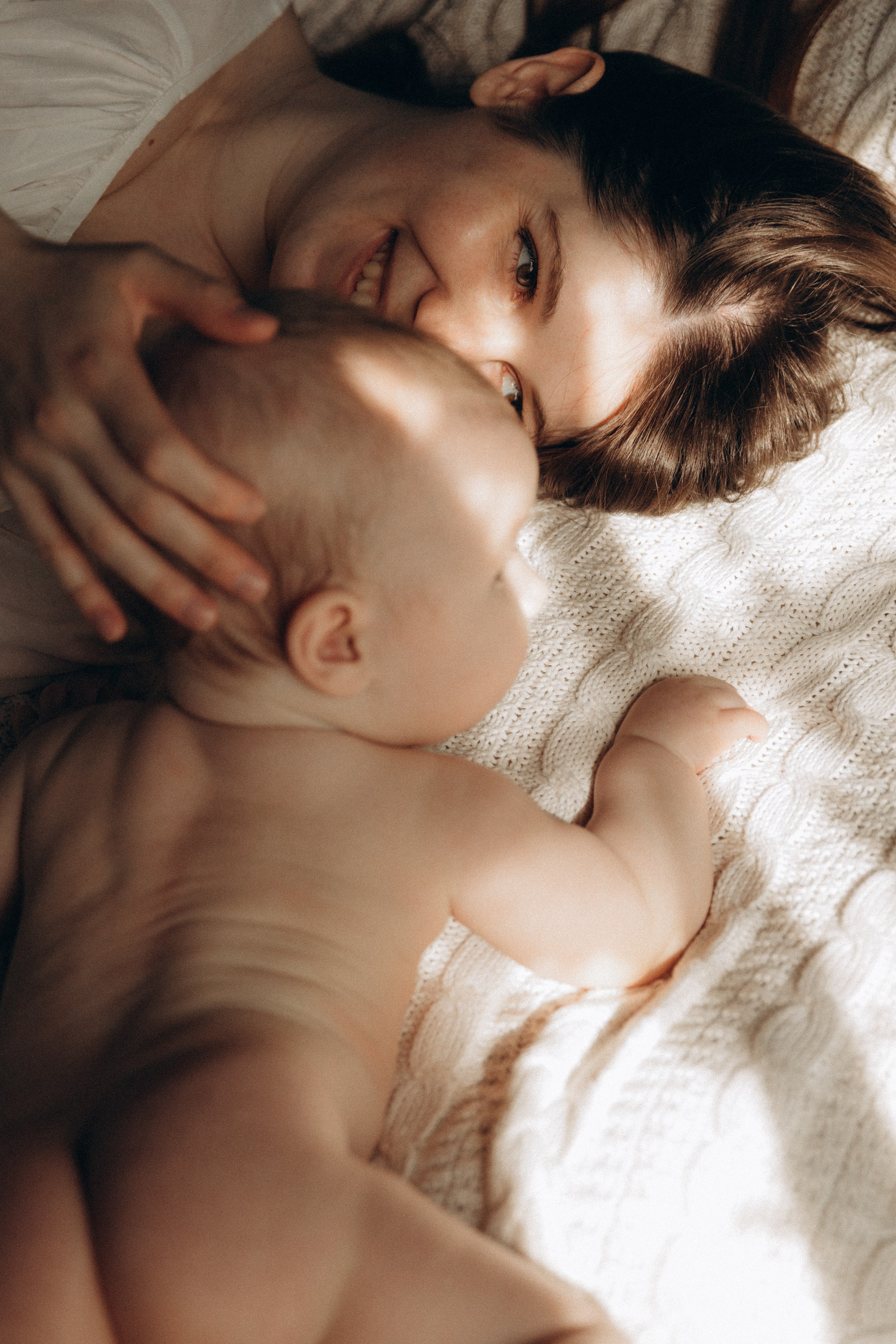 Мама и малыш, домашняя история. Фотограф Ульяна Дивина в Нижнем Новгороде и Нижегородской области