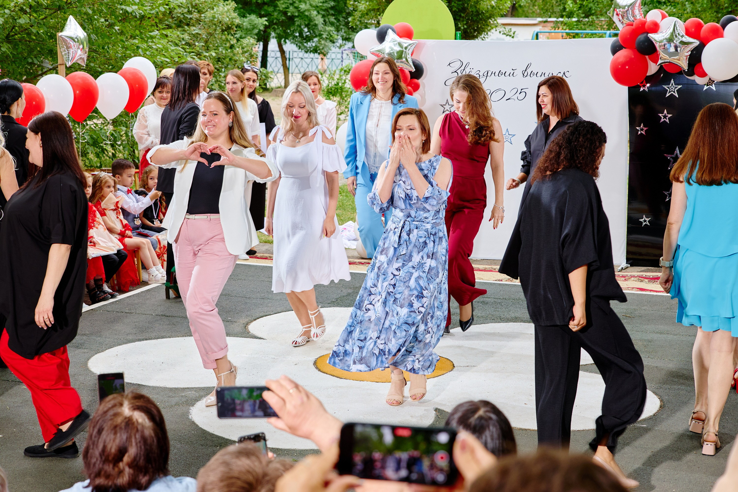 Выпускной 45 сад. Фотограф Выпускные альбомы Таганрог Сергей Коробченко