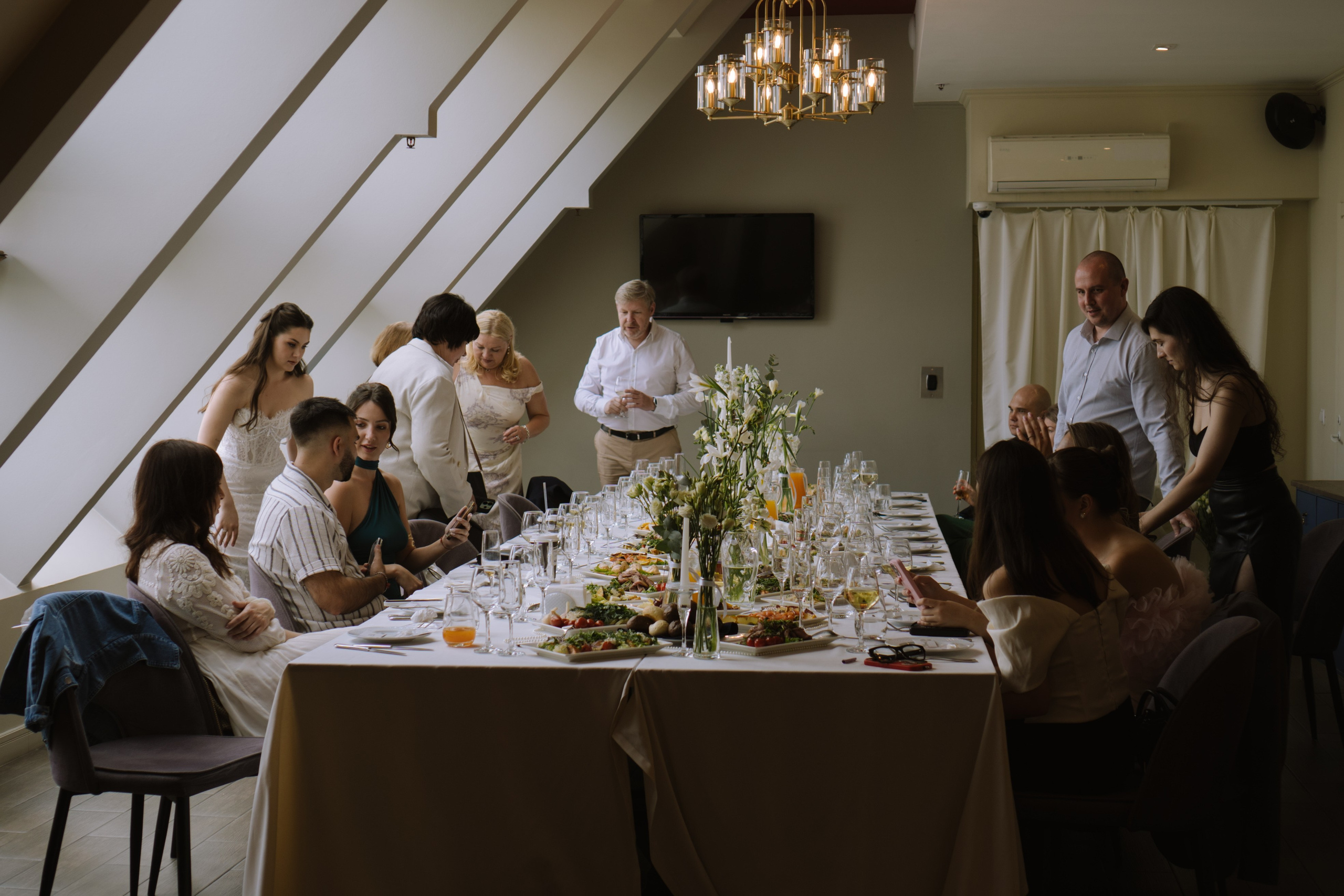 СВАДЕБНЫЙ БАНКЕТ НА ВЛАДИМИРСКОЙ В САНКТ-ПЕТЕРБУРГЕ (КАМЕРНАЯ СВАДЬБА). Профессиональный фотограф, Санкт-Петербург — Виктория Богомолова