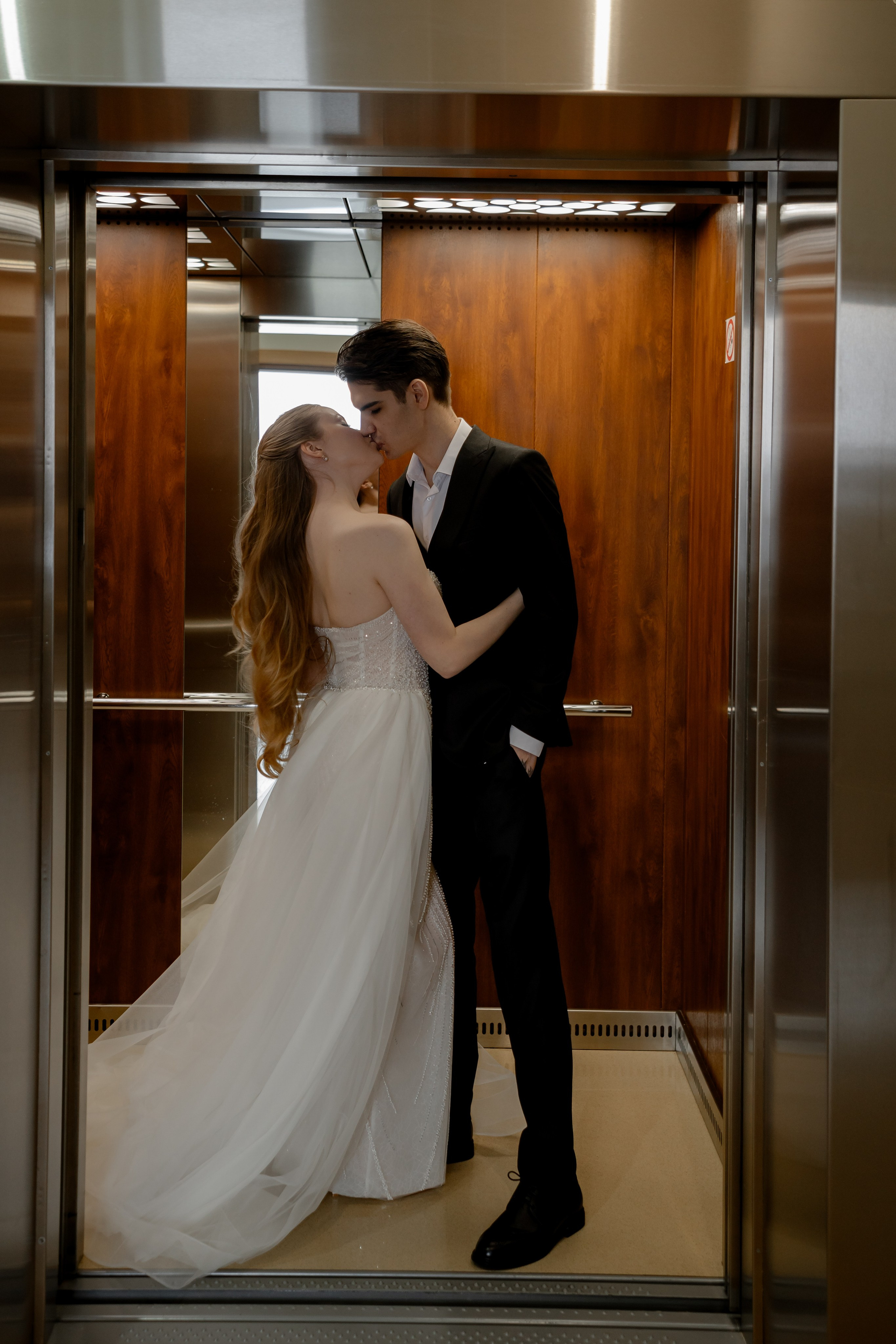 СВАДЕБНАЯ СЬЕМКА СБОРОВ В ОТЕЛЕ И ВЫЕЗД НА ЦЕРЕМОНИЮ (СНЯТО В СИБИРЕ В НИЖНЕВАРТОВСКЕ)М. Профессиональный фотограф, Санкт-Петербург — Виктория Богомолова