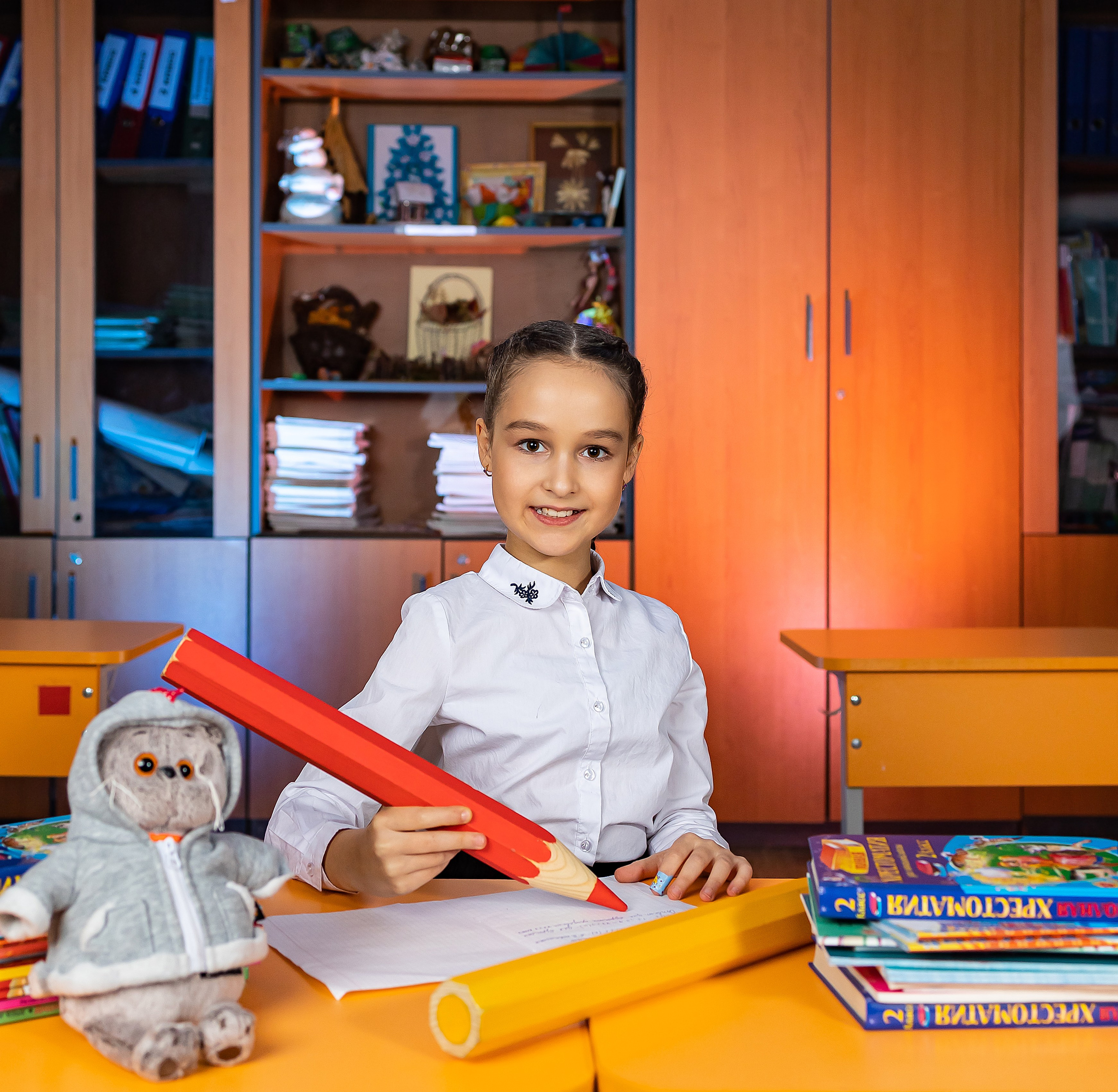 Выпускники начальной школы. LiveBook39 — студия выпускных альбомов Светланы Микишаниной в Калининграде