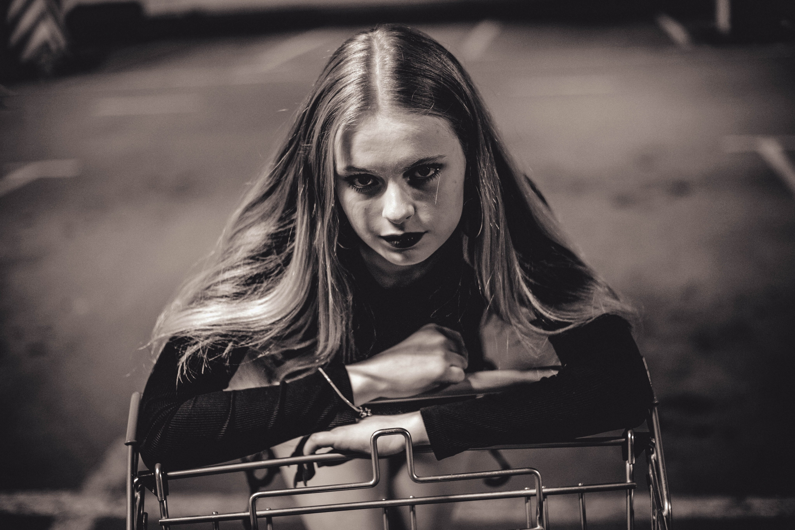 «Тайны парковки глазами тележки». Уличный фотограф Города N