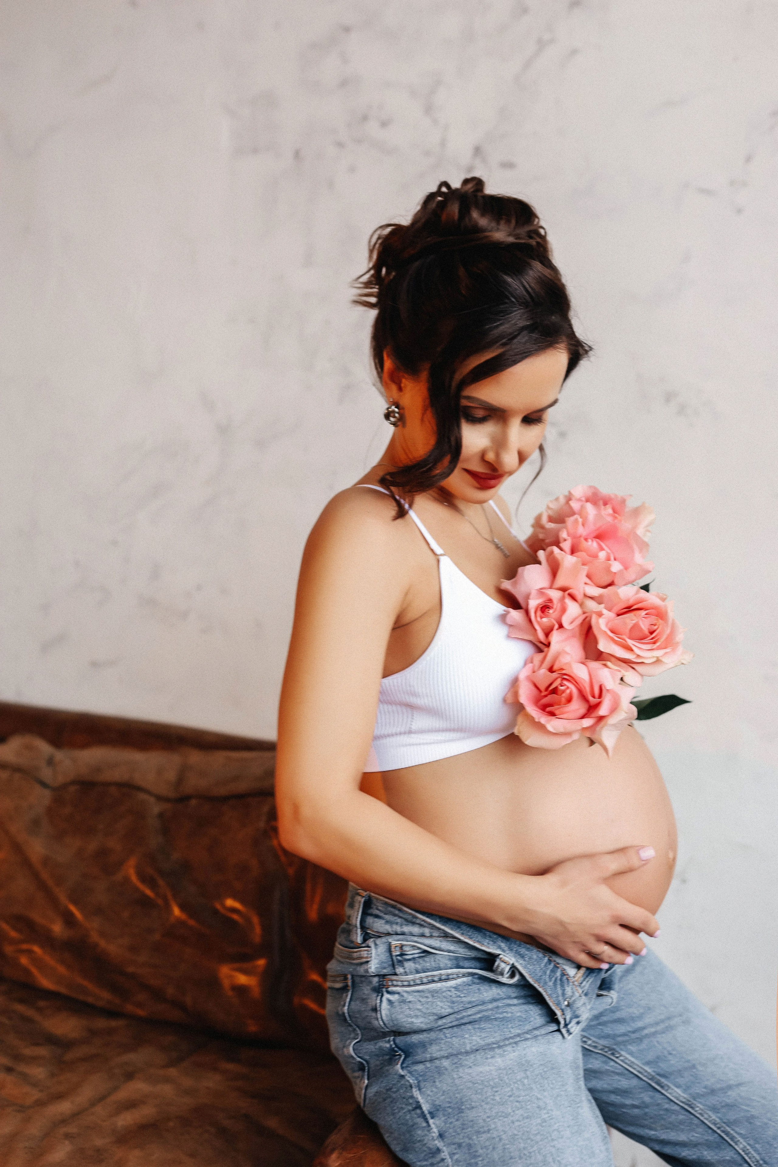 Фотосессия беременности в Москве в студии. Свадебный и семейный фотограф в Москве