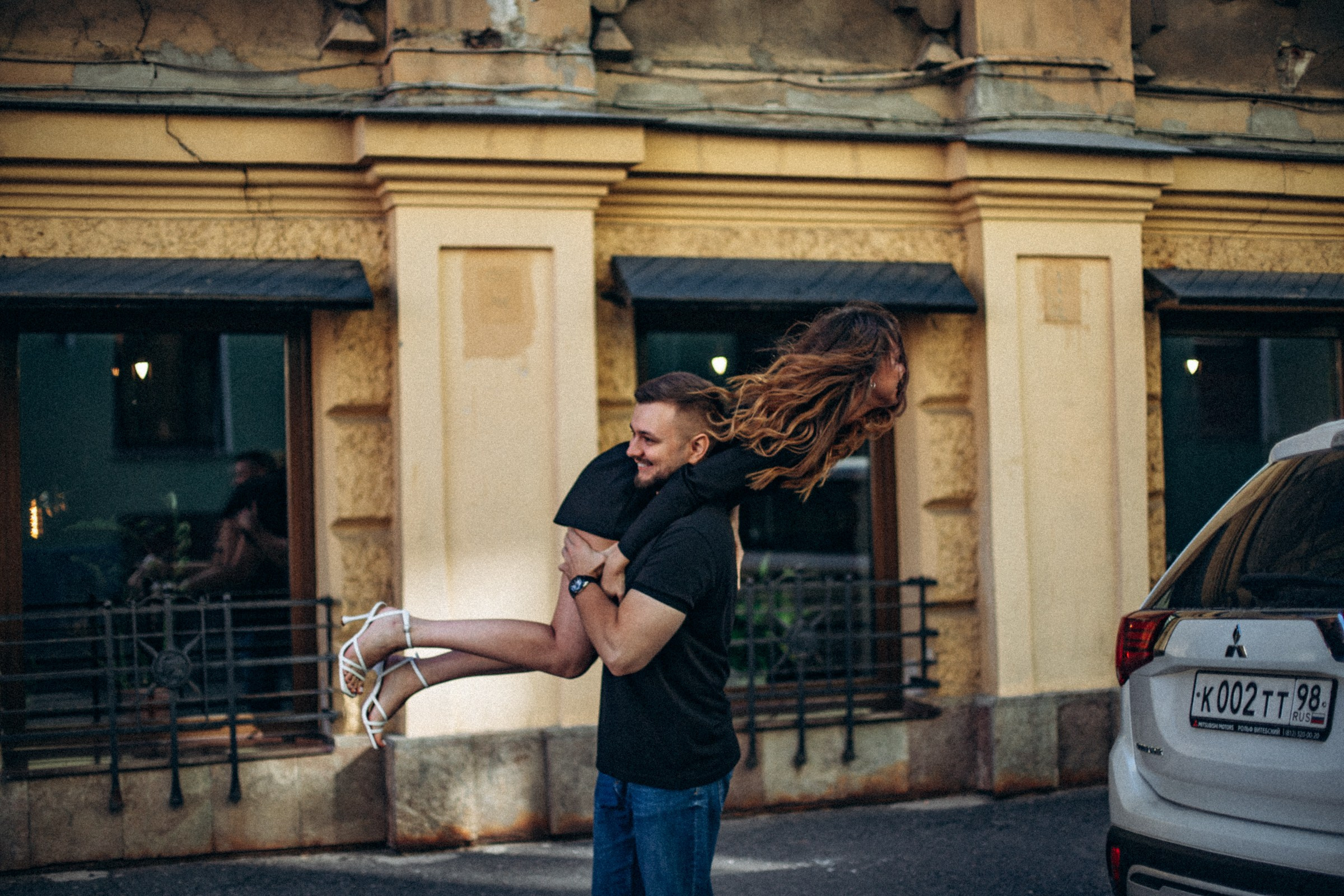 Дмитрий и Юлия в августе. Фотопрогулка в Петербурге. Индивидуальный и семейный фотограф в Санкт-Петербурге