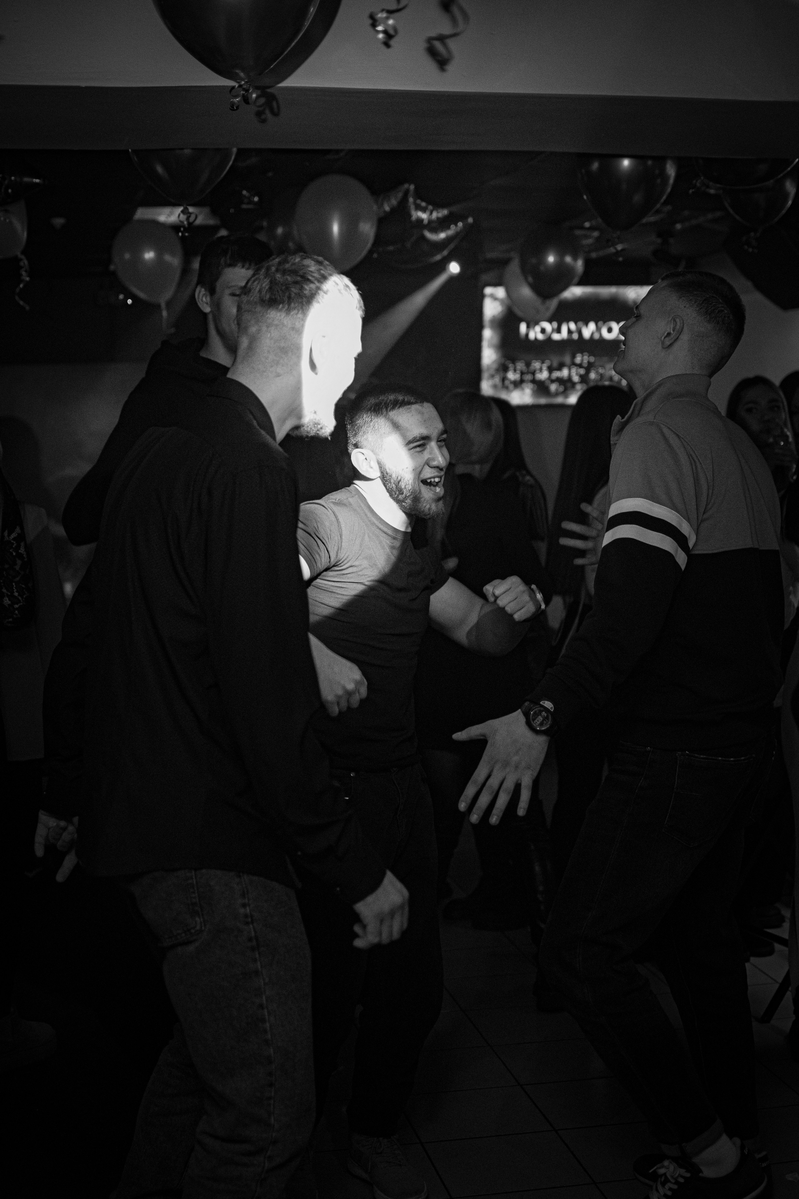 HOLLYWOOD / 6 YEARS. Photokarish