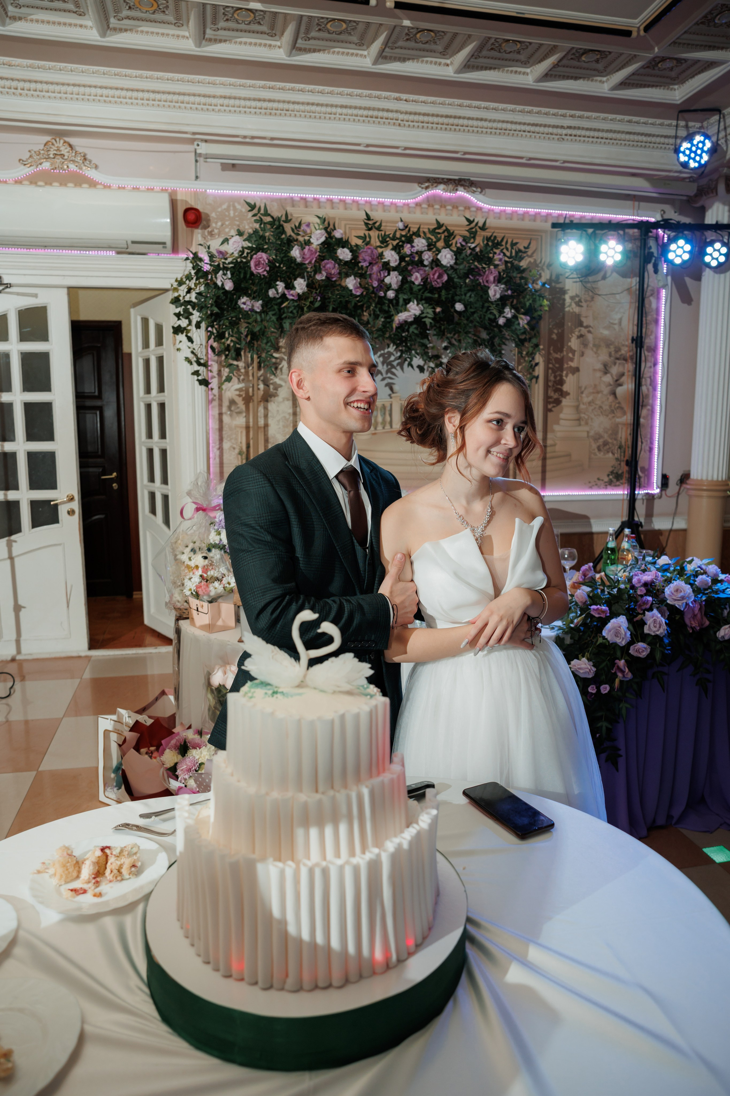 Константин и Дарья, ЗАГС ВДНХ, отель Soluxe, ресторан «Антик». Свадебный и репортажный фотограф (Москва, Королев и другие)