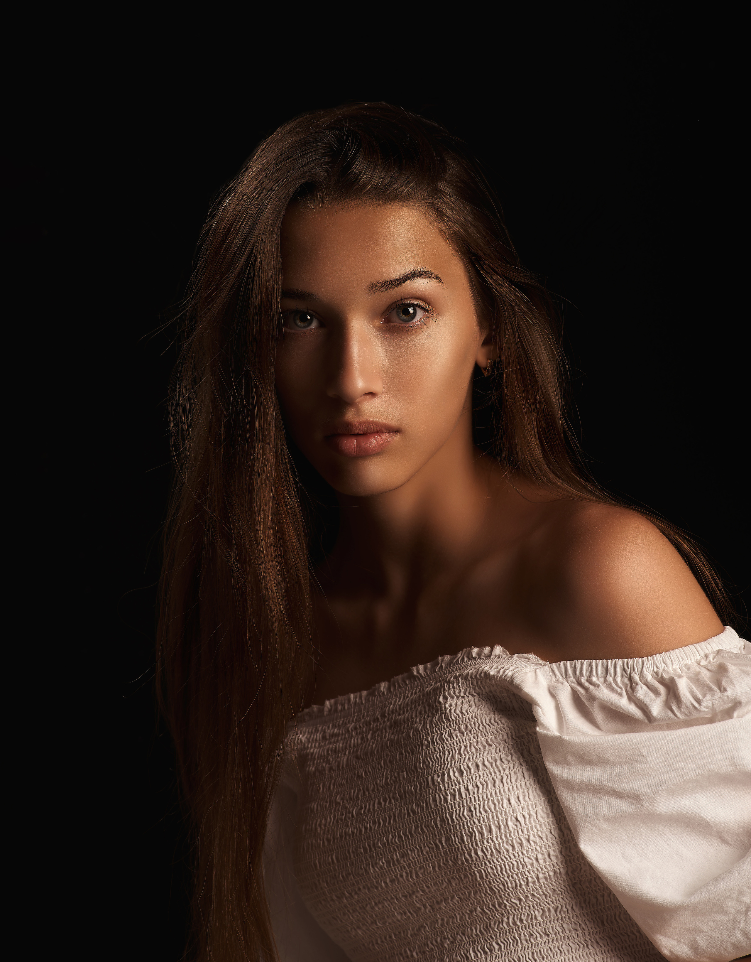 KATE. Студийный, семейный, свадебный, фэшн и ню фотограф в Астрахани, производство выпускных альбомов. Руслан Кондрашин