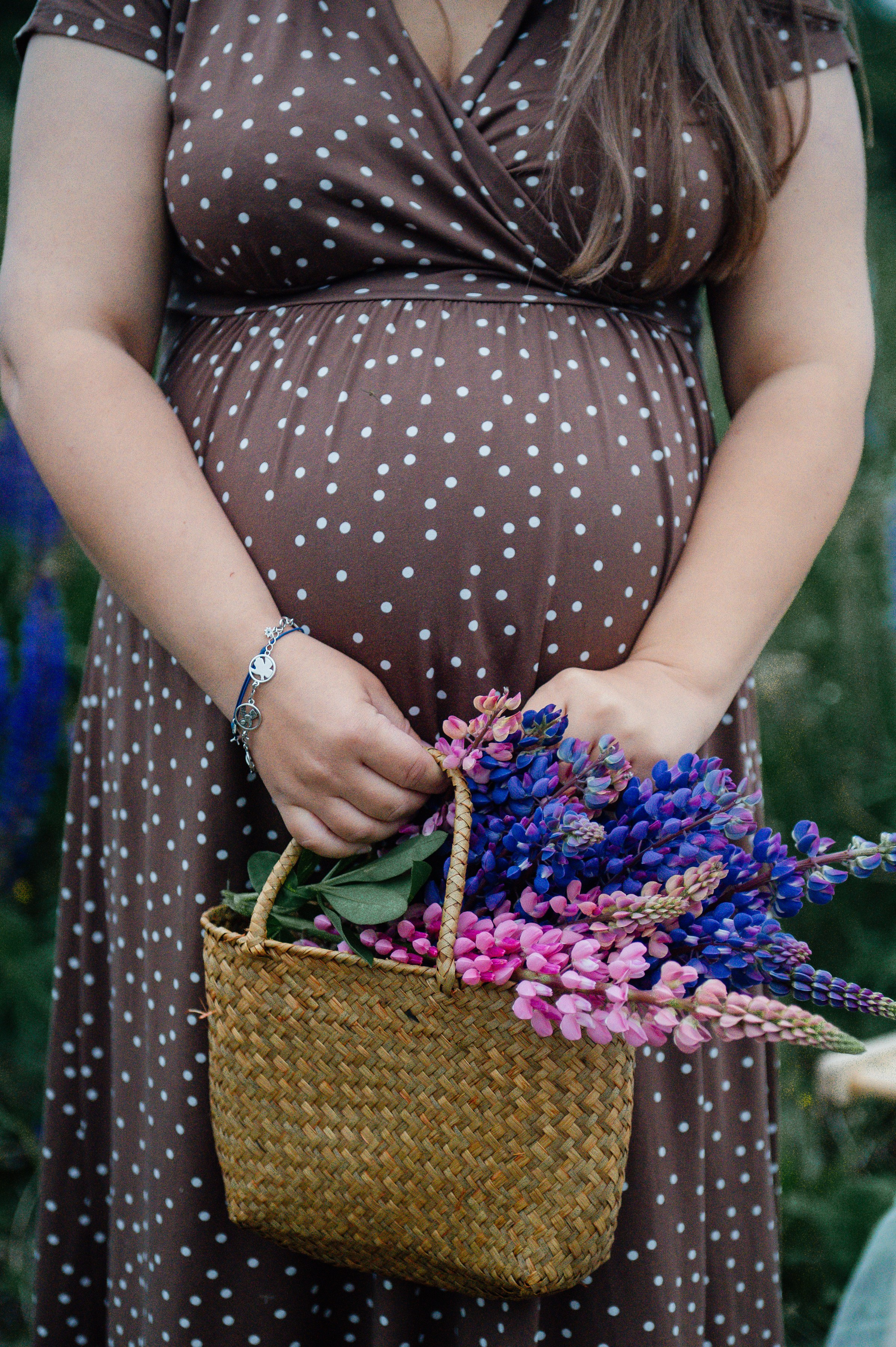 Прогулка в люпиновых полях. Свадебный и семейный фотограф Камчатка. Фотограф Камчатка
