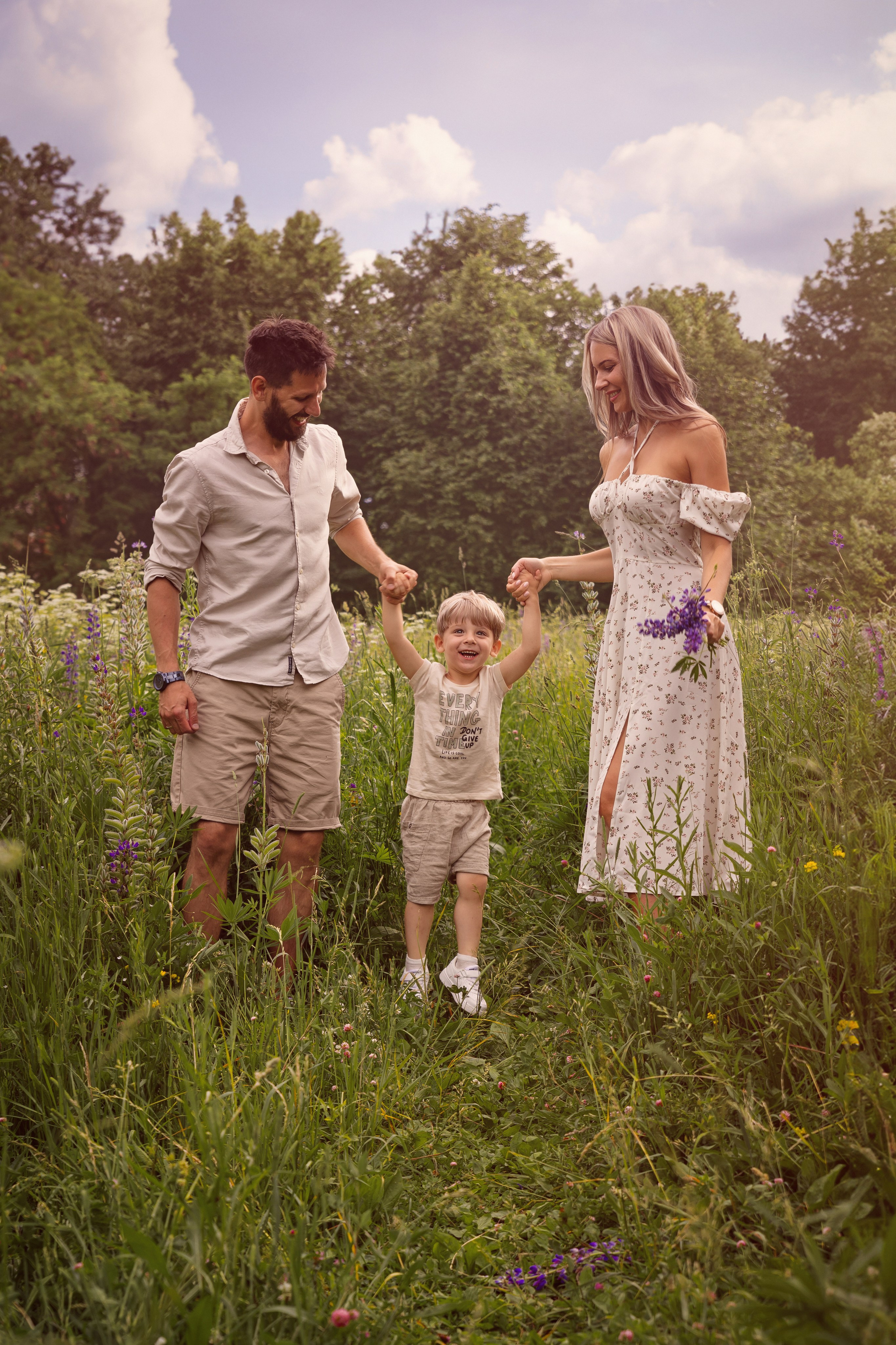Семейная фотосессия на цветочной поляне. Трубинова Екатерина | Семейный фотограф | Москва
