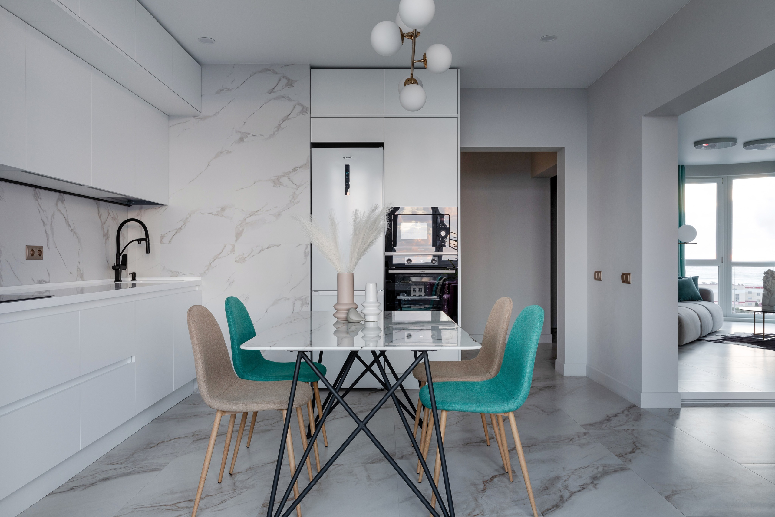 Интерьерная фотосъемка трёхкомнатной квартиры в ЖК «Голубые Дали». Интерьерный фотограф Москва