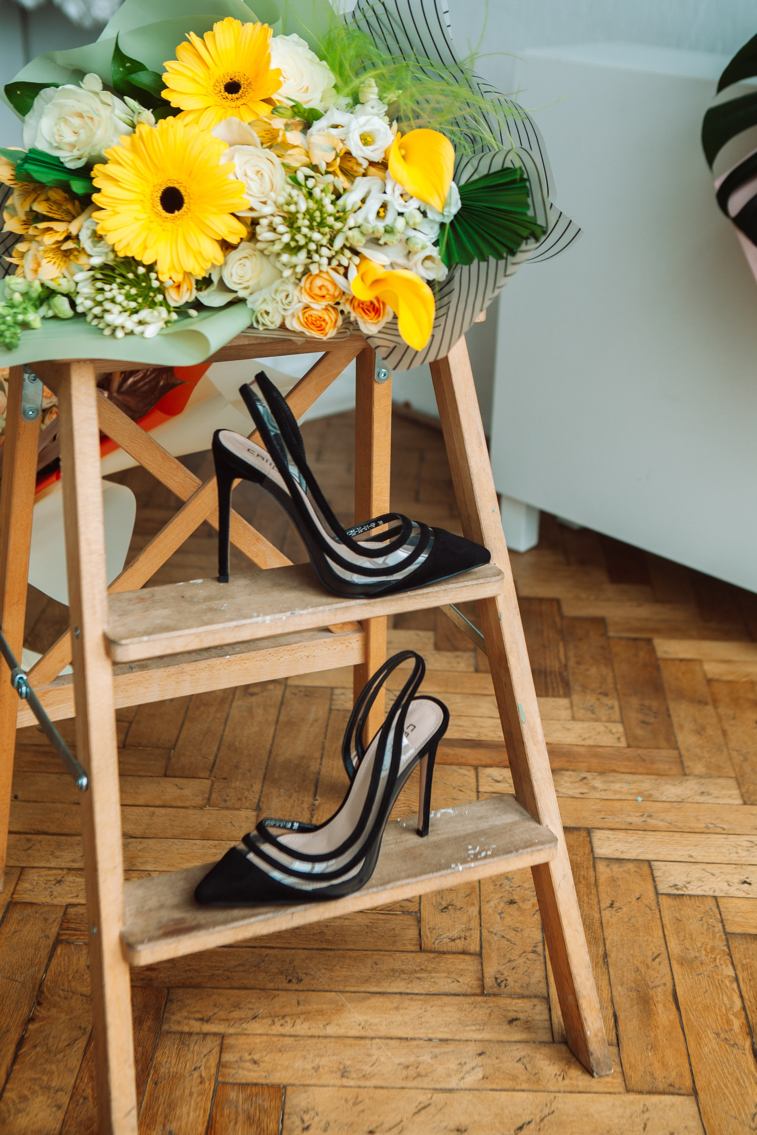 Обувь-модели. Съемка в фотостудии для маркетплейсов. Топ-фотограф