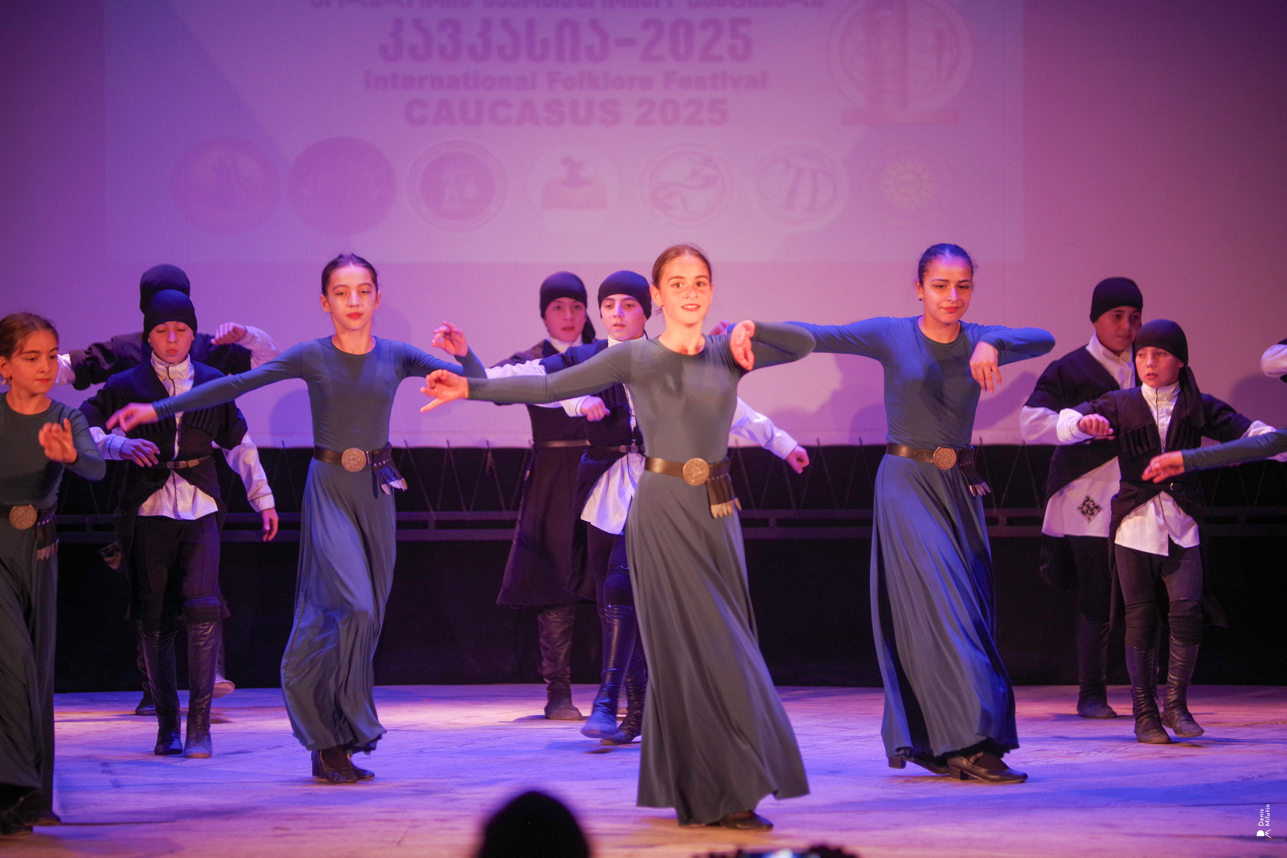 Танцы в прекрасном Они. Портретный фотограф Денис Милютин