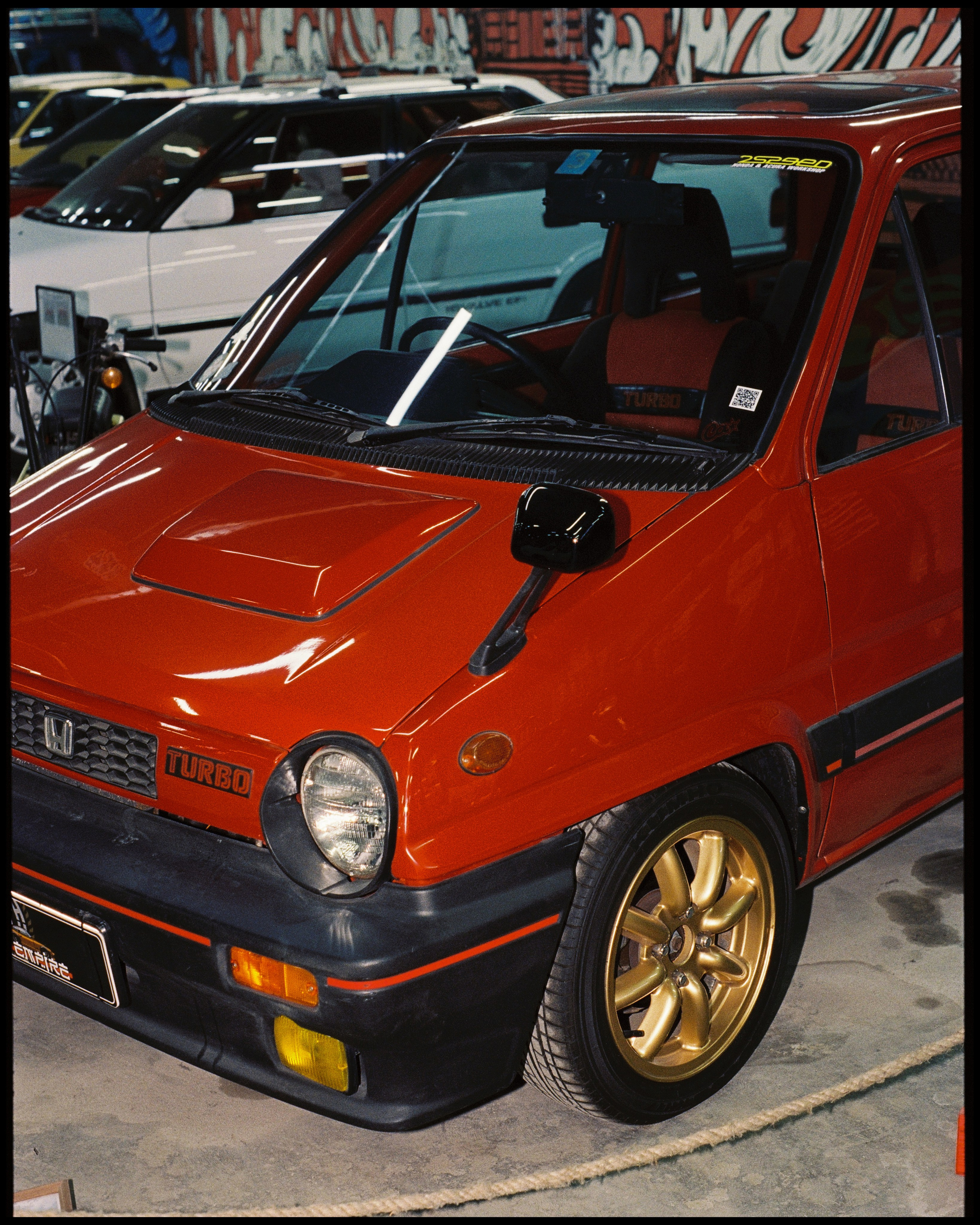 CARS. ANNA — PHOTOGRAPHER