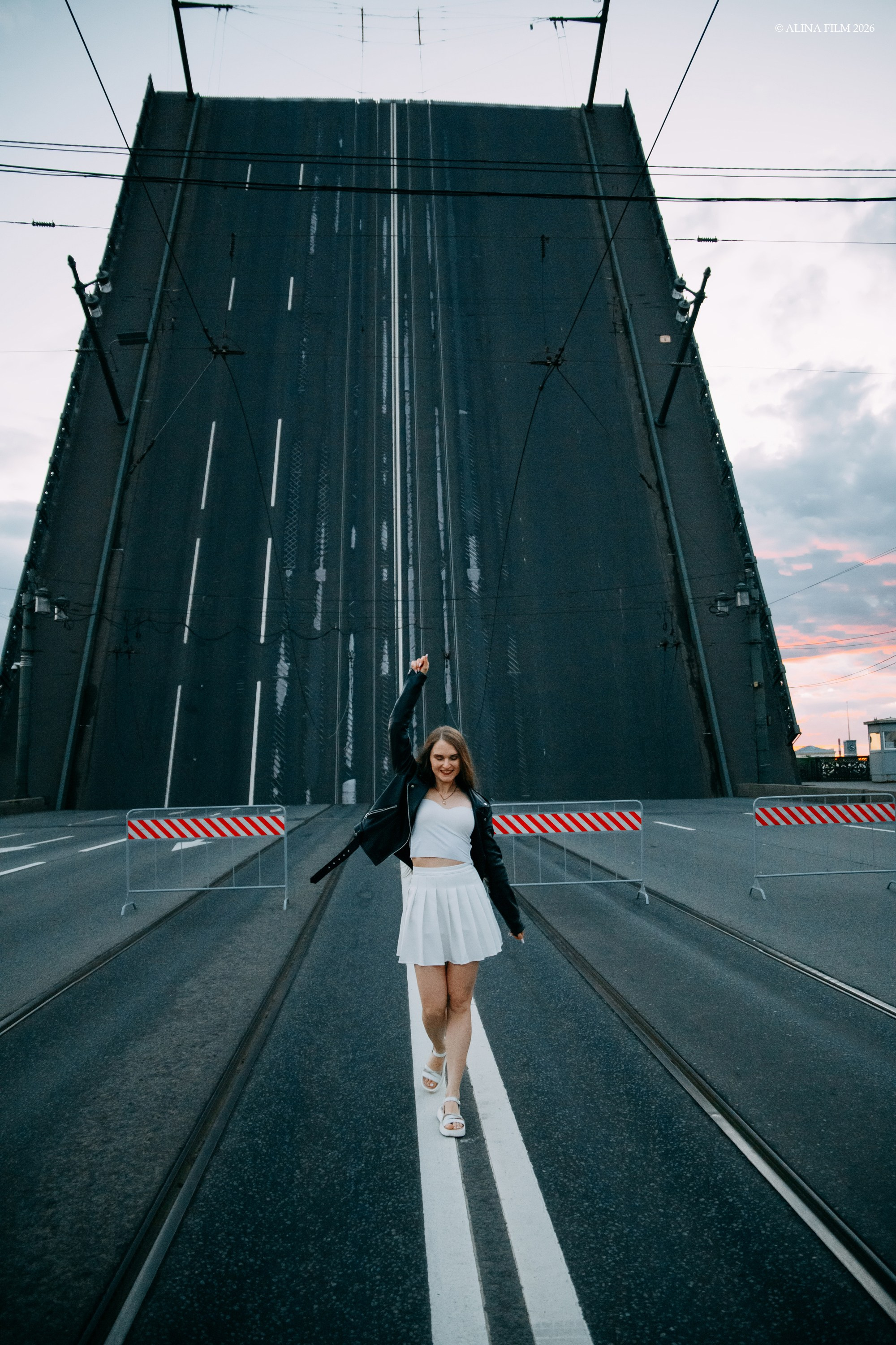 Фотосессия с разведенными мостами. Фотограф в Санкт-Петербурге Alina Film