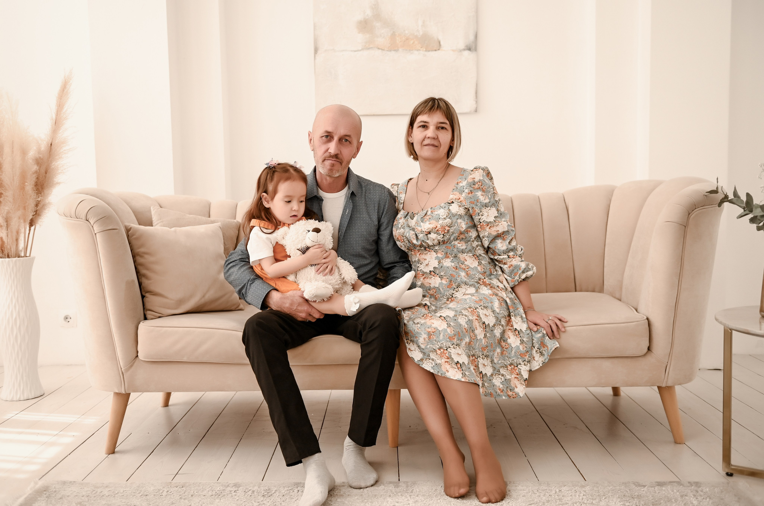 Семейная студийная  фотосессия 2. Свадебный, семейный, детский, контент фотограф в Омске Максим Ильин