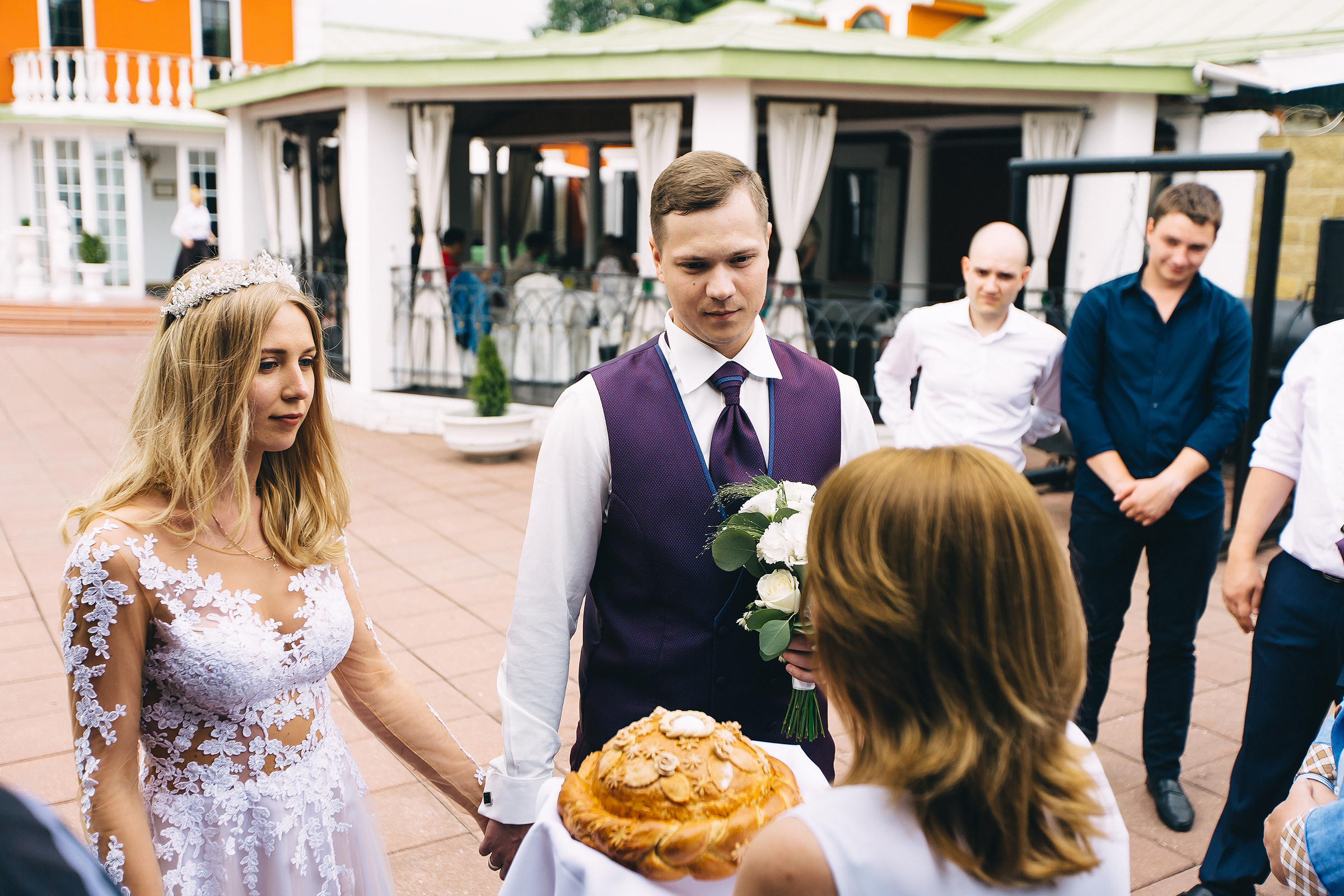 Поднимая бокалы с шампанским. Душевный фотограф Ваших самых ярких событий Марина Погребняк