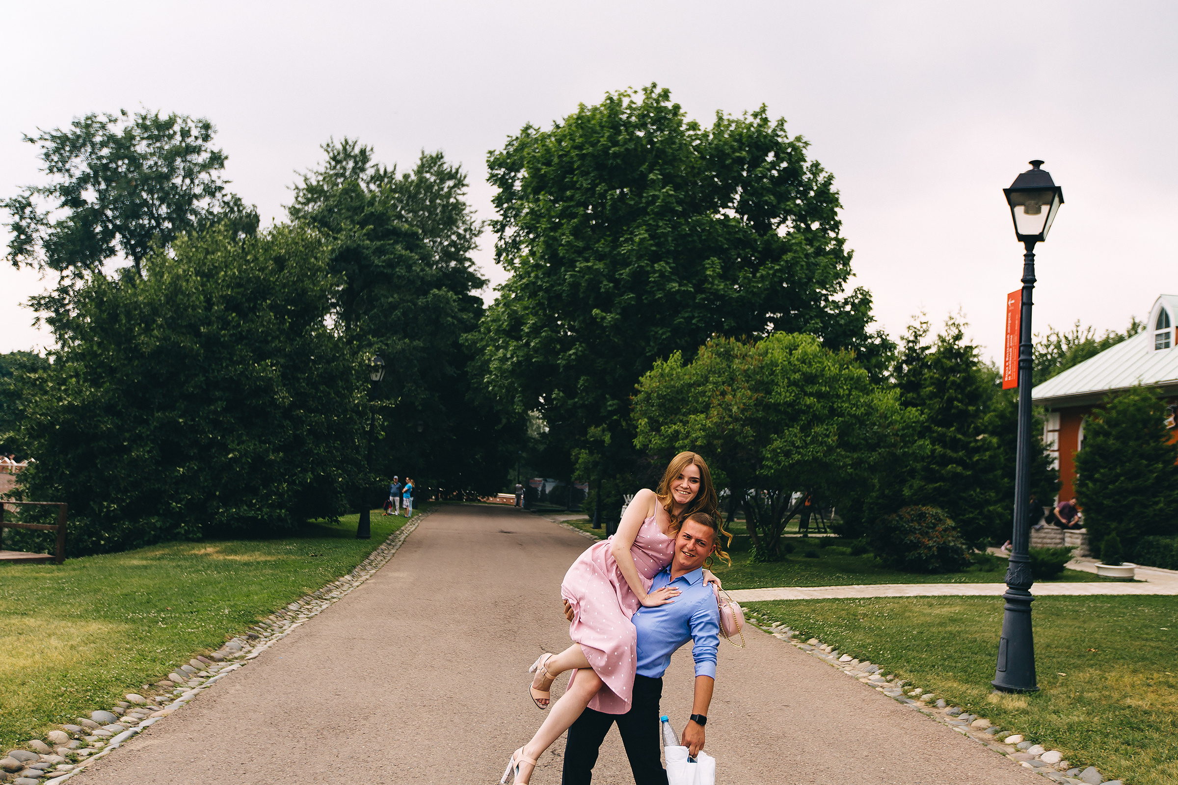 Поднимая бокалы с шампанским. Душевный фотограф Ваших самых ярких событий Марина Погребняк