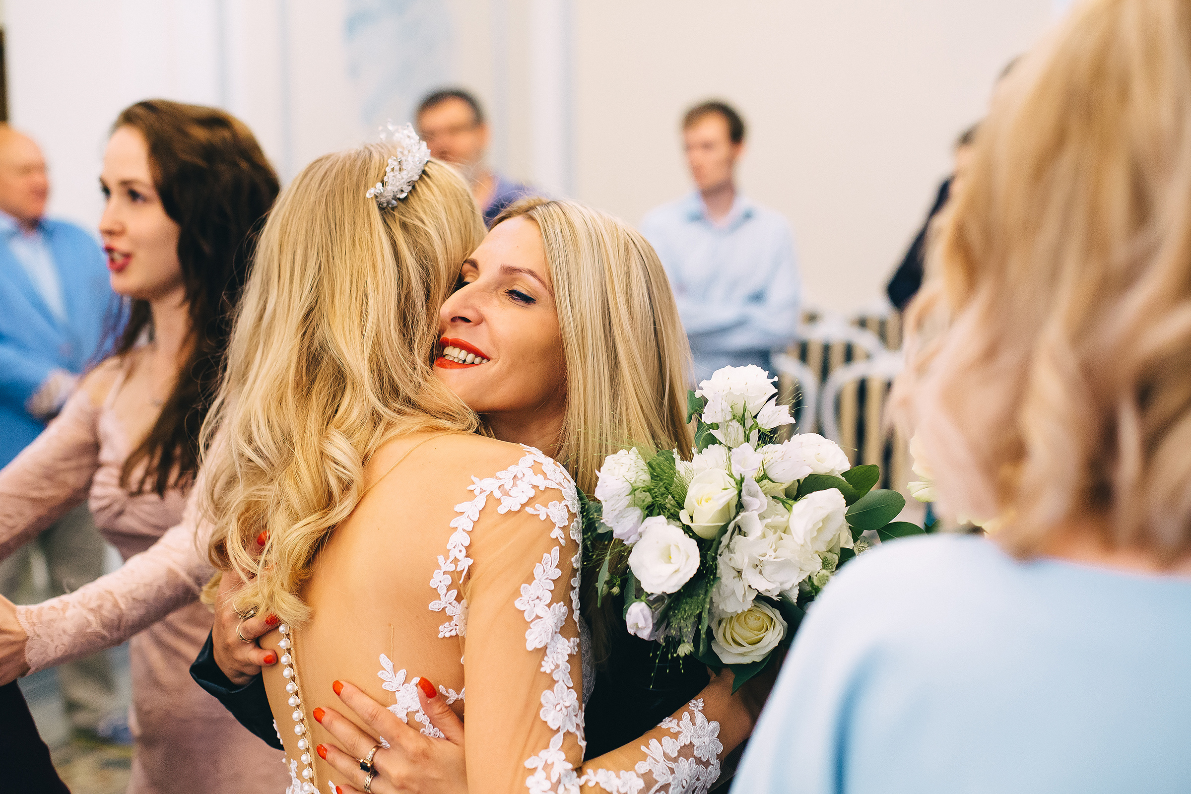 Поднимая бокалы с шампанским. Душевный фотограф Ваших самых ярких событий Марина Погребняк