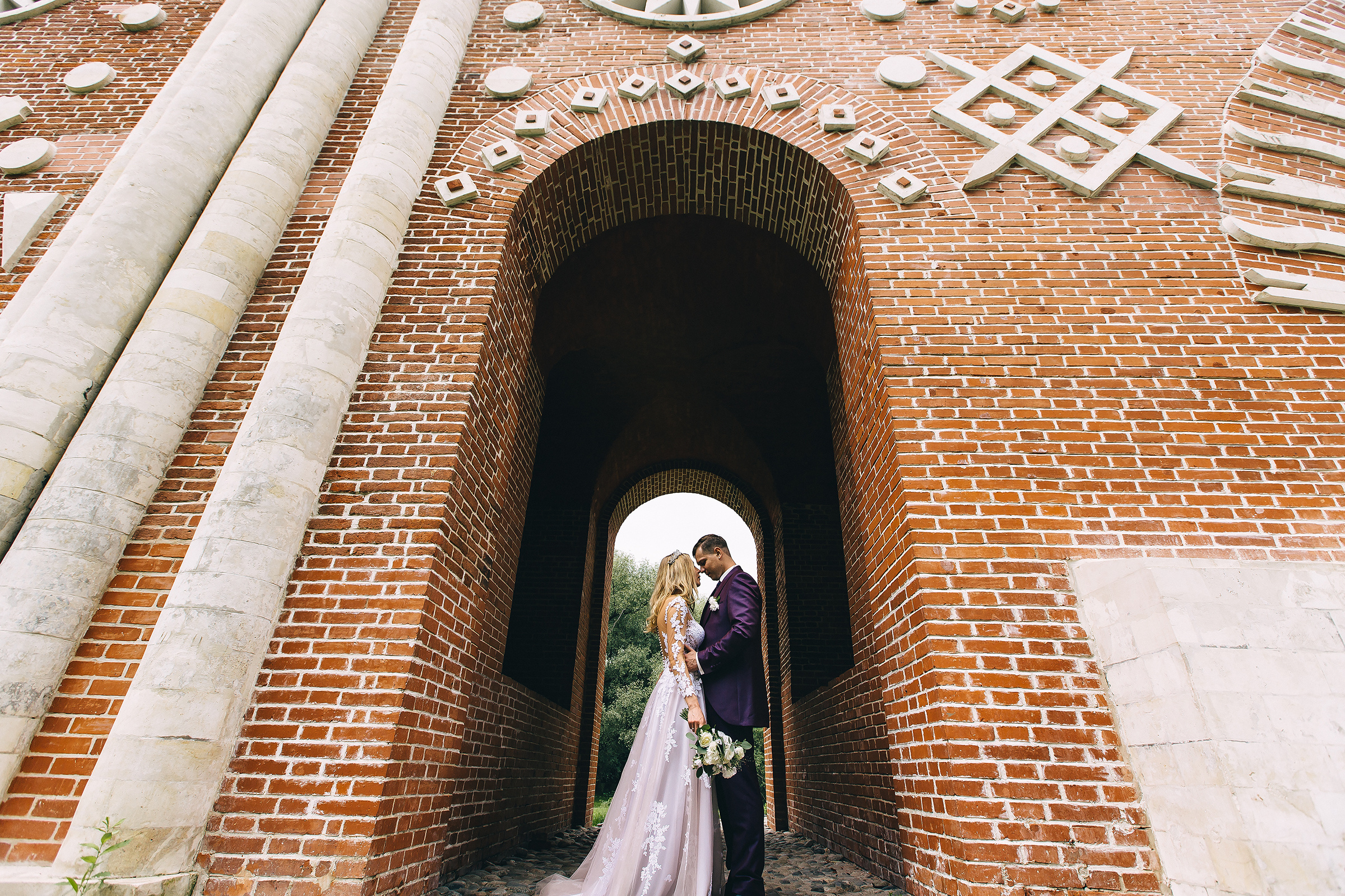 Поднимая бокалы с шампанским. Душевный фотограф Ваших самых ярких событий Марина Погребняк