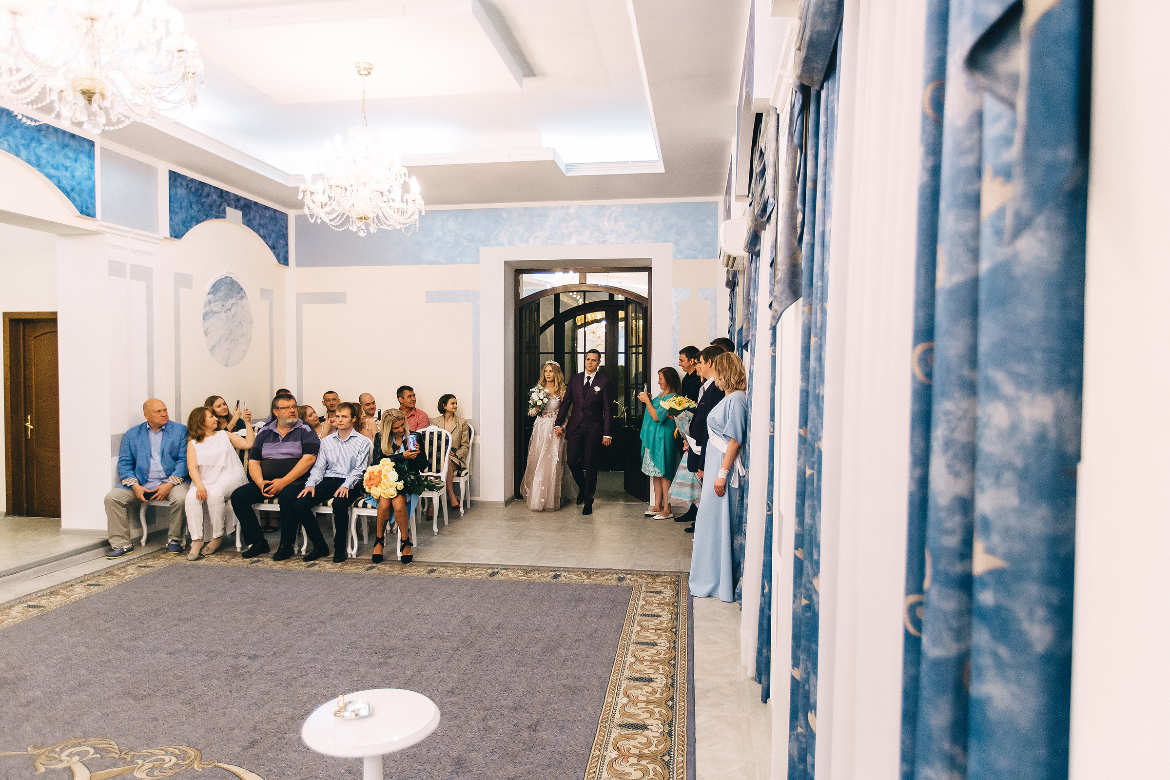 Поднимая бокалы с шампанским. Душевный фотограф Ваших самых ярких событий Марина Погребняк