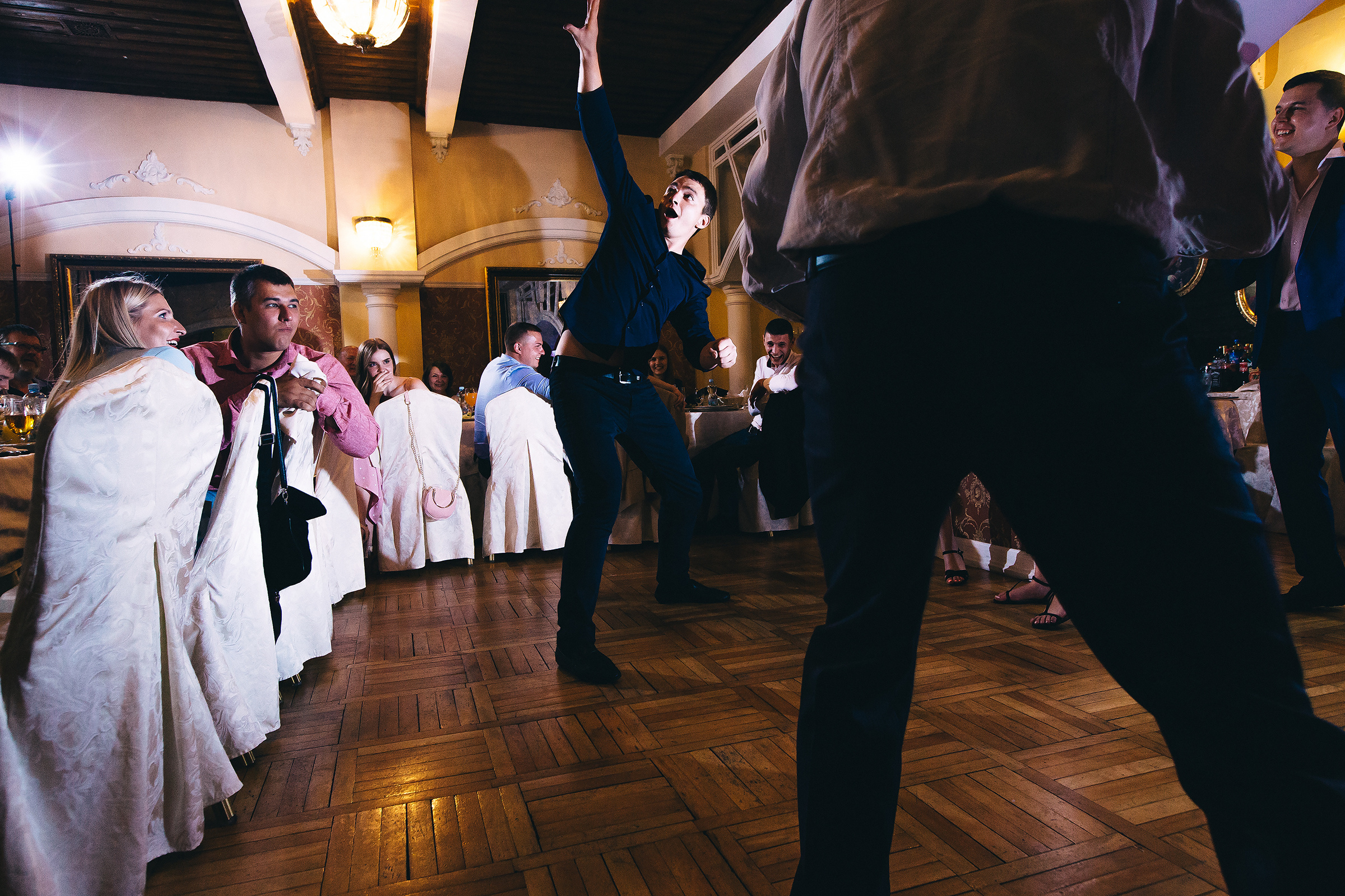 Поднимая бокалы с шампанским. Душевный фотограф Ваших самых ярких событий Марина Погребняк