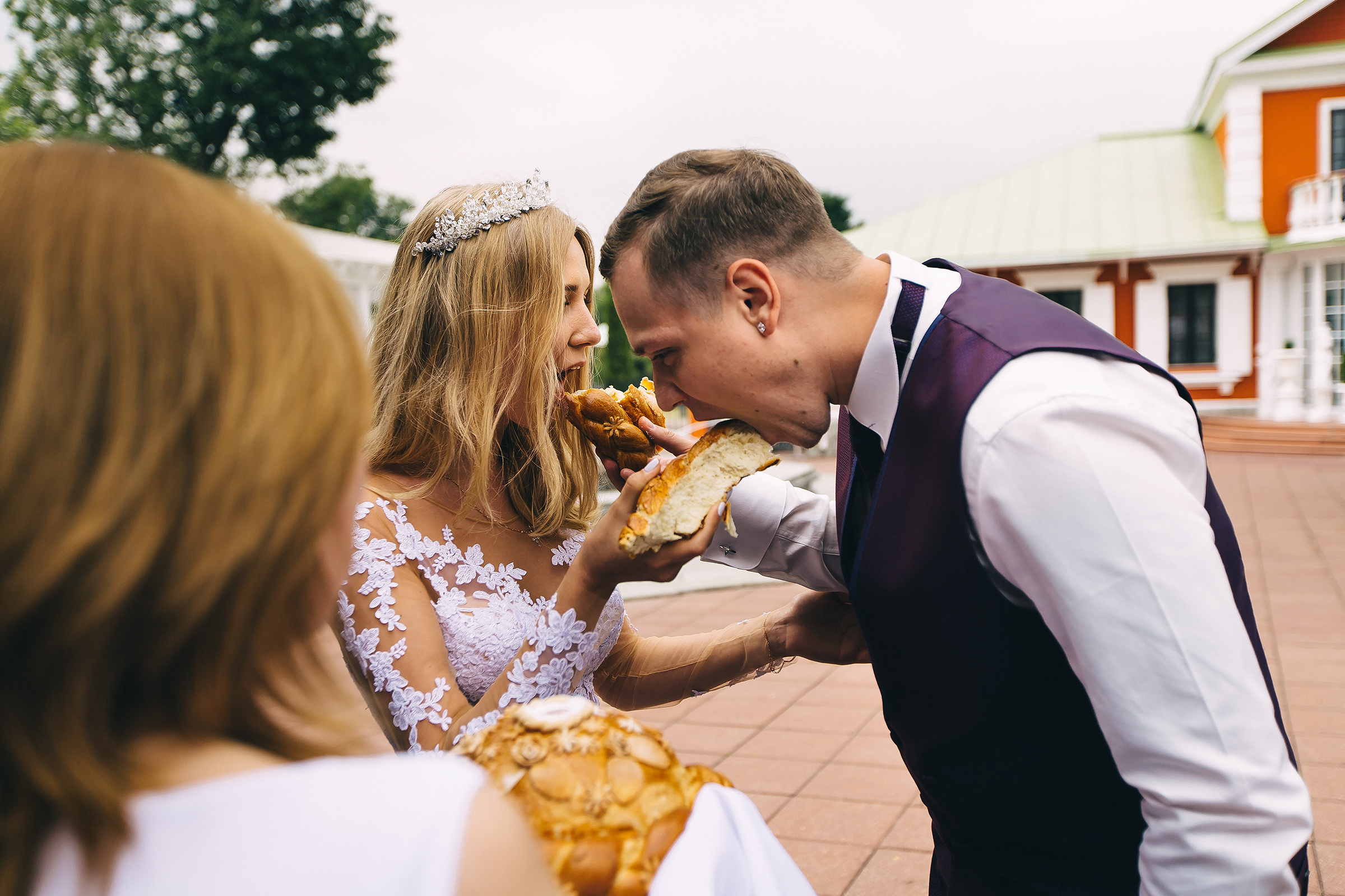 Поднимая бокалы с шампанским. Душевный фотограф Ваших самых ярких событий Марина Погребняк