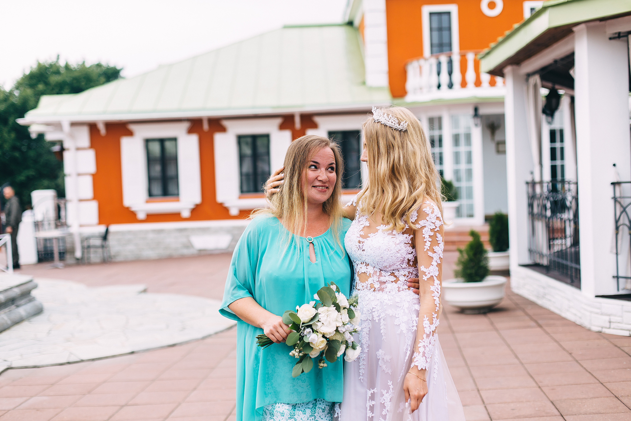 Поднимая бокалы с шампанским. Душевный фотограф Ваших самых ярких событий Марина Погребняк