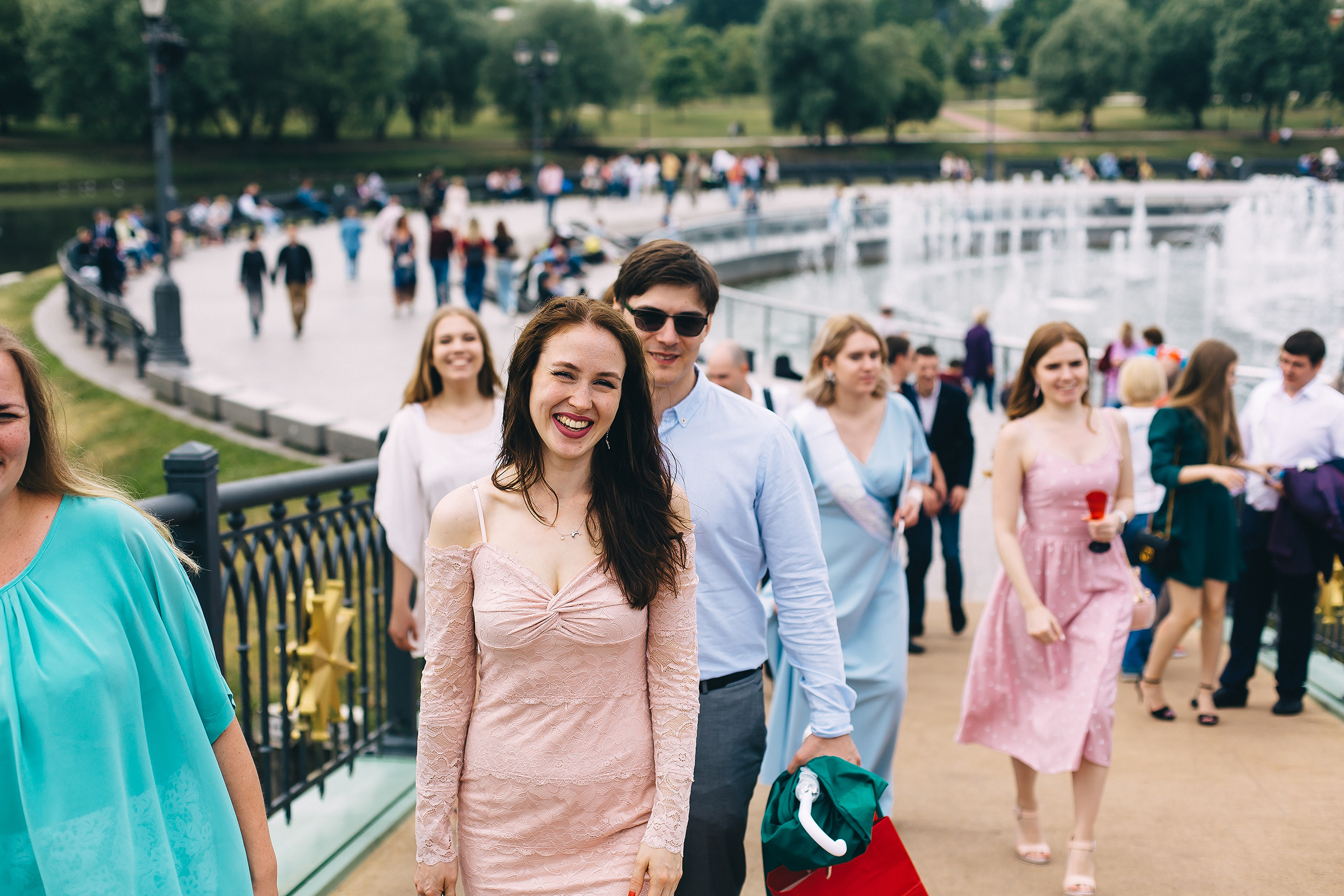 Поднимая бокалы с шампанским. Душевный фотограф Ваших самых ярких событий Марина Погребняк