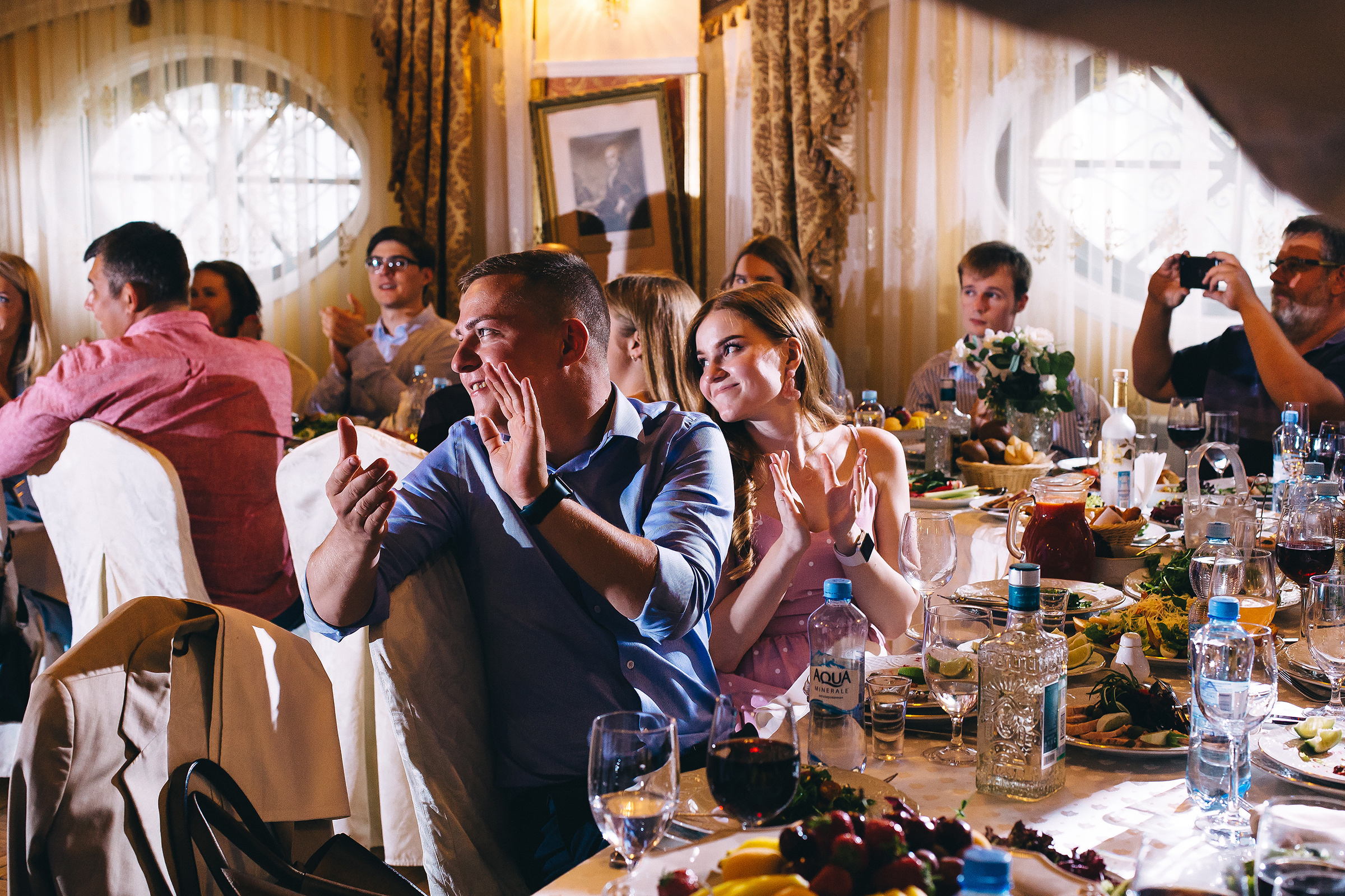 Поднимая бокалы с шампанским. Душевный фотограф Ваших самых ярких событий Марина Погребняк