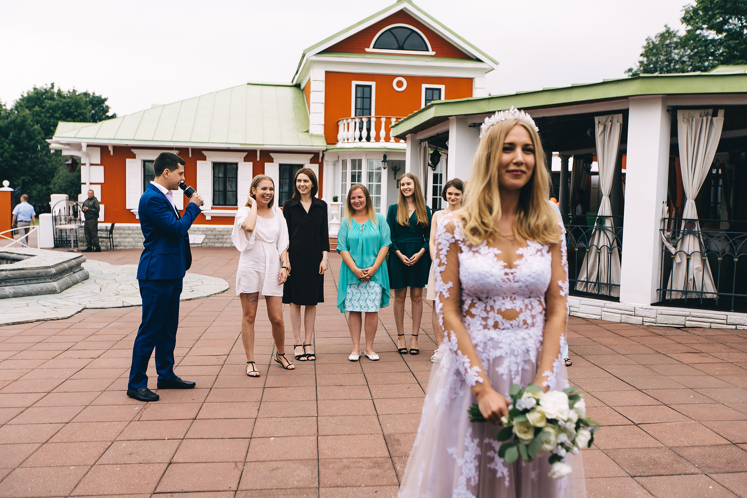 Поднимая бокалы с шампанским. Душевный фотограф Ваших самых ярких событий Марина Погребняк