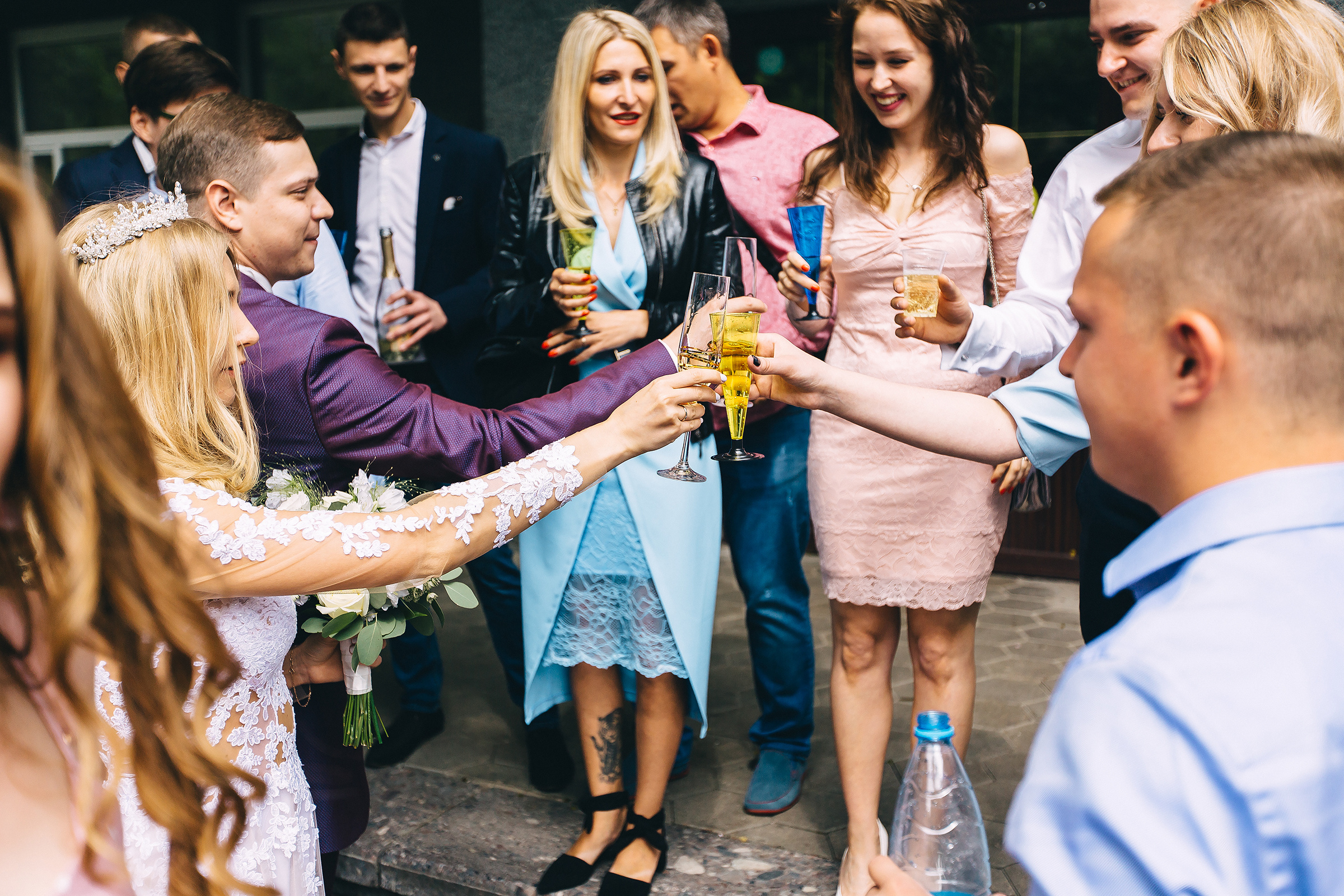 Поднимая бокалы с шампанским. Душевный фотограф Ваших самых ярких событий Марина Погребняк