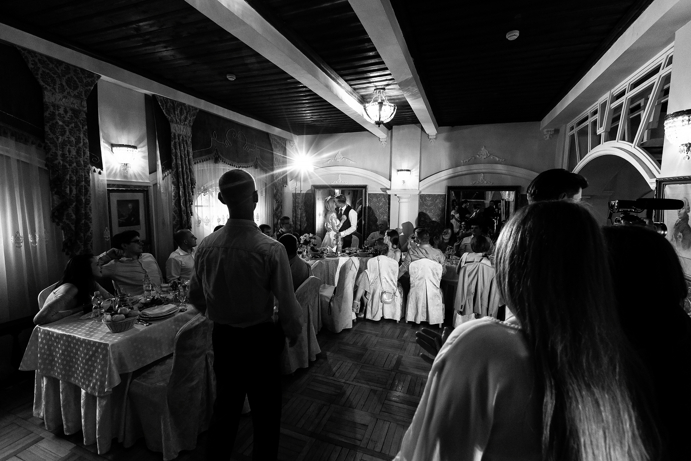 Поднимая бокалы с шампанским. Душевный фотограф Ваших самых ярких событий Марина Погребняк