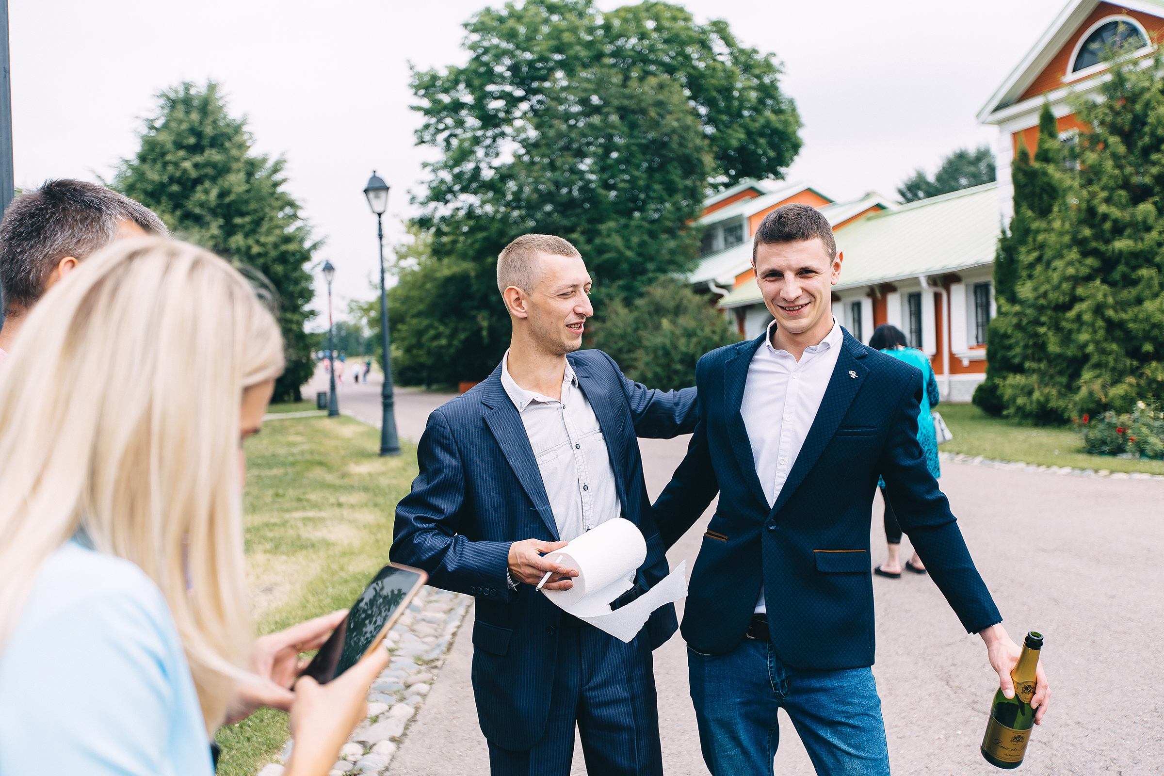 Поднимая бокалы с шампанским. Душевный фотограф Ваших самых ярких событий Марина Погребняк