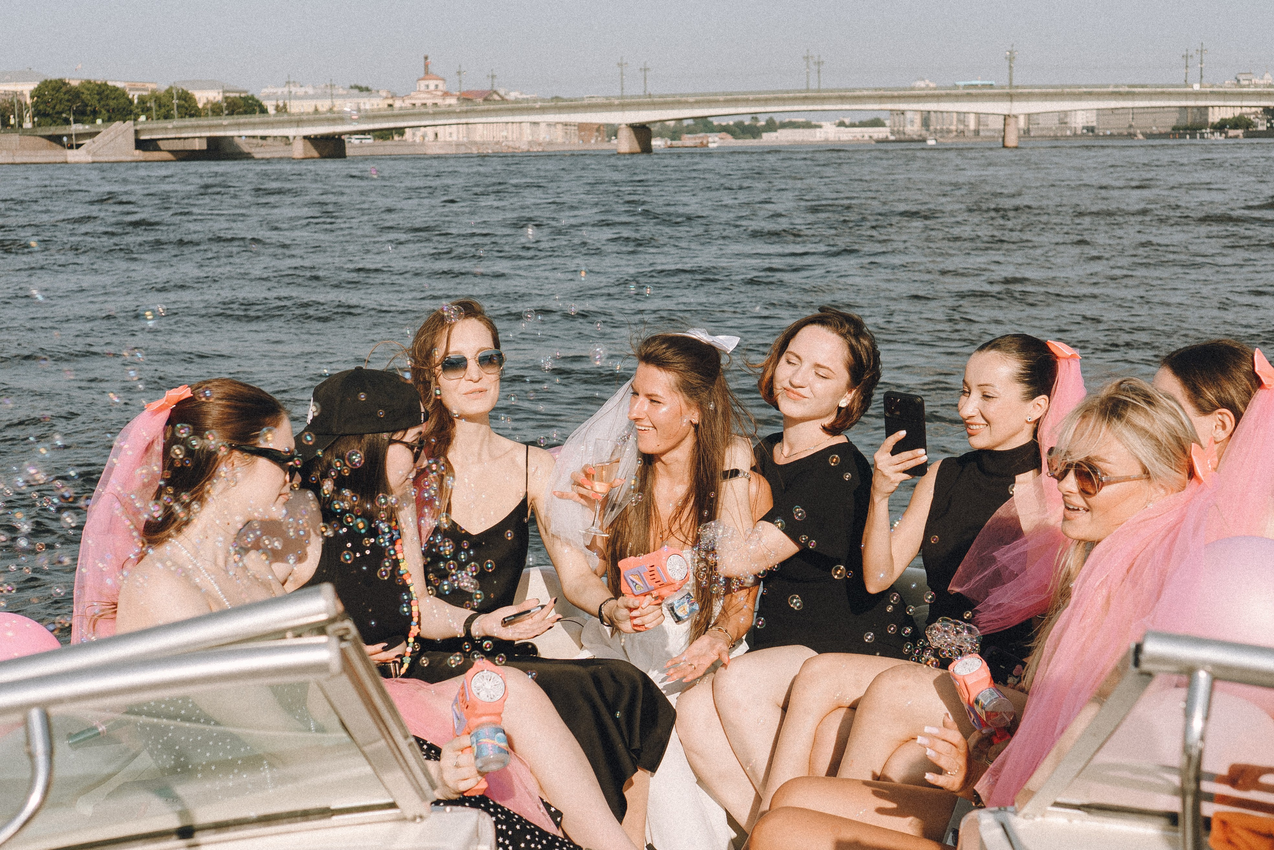 ДЕВИЧНИК НА КАТЕРЕ. Профессиональный фотограф, Санкт-Петербург — Виктория Богомолова