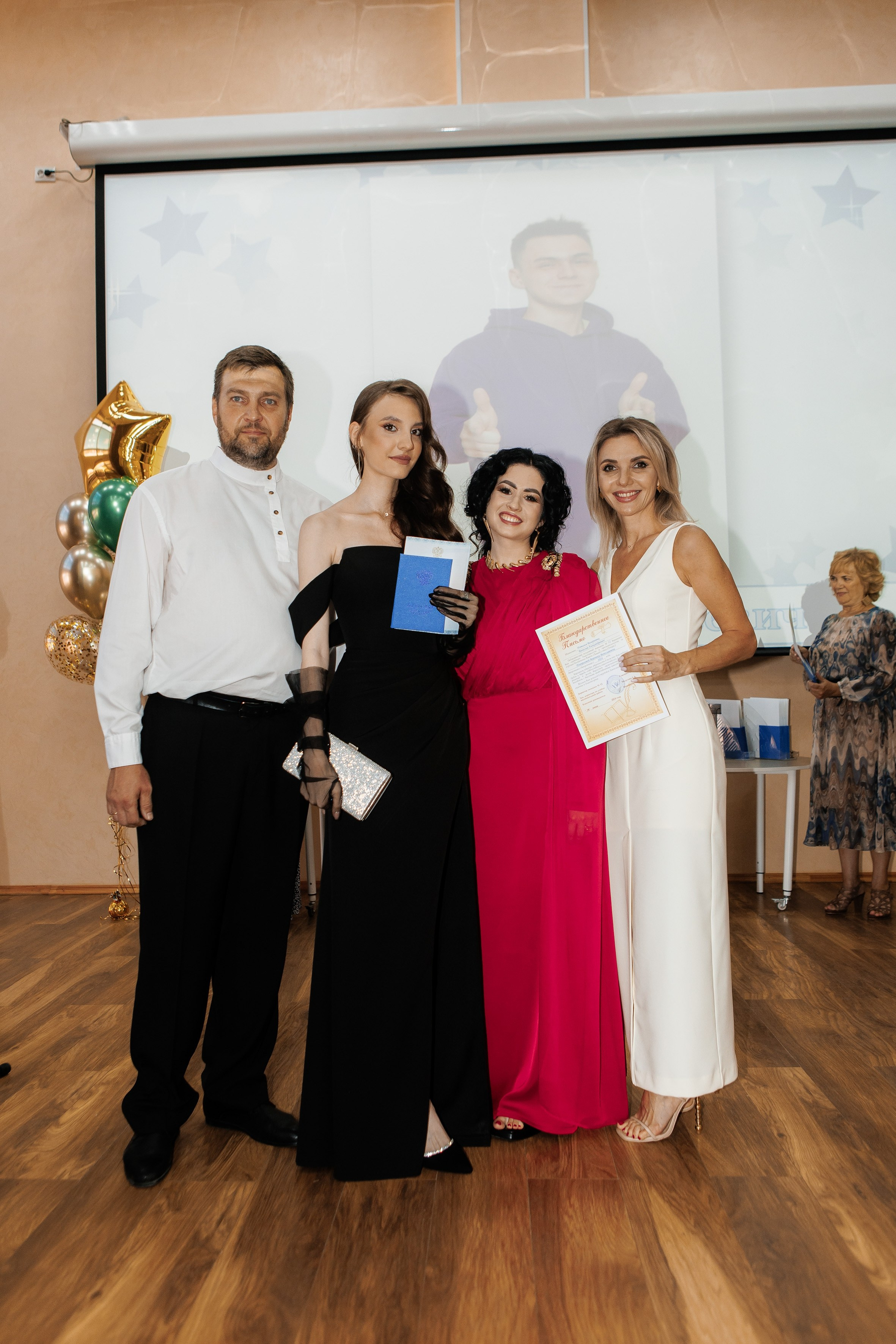 Выпускной Гимназия 12 2024 г. Свадебный и портретный Фотограф в Липецке Дмитрий Котюков