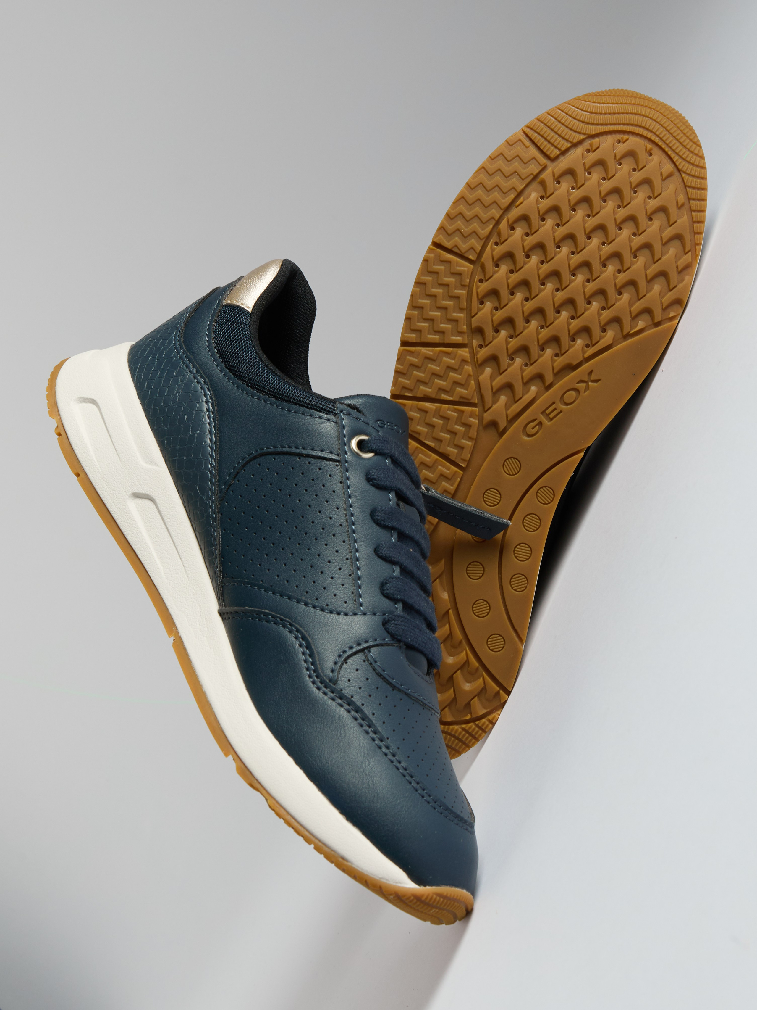 Предметный фотограф в Москве Евгений Шубин