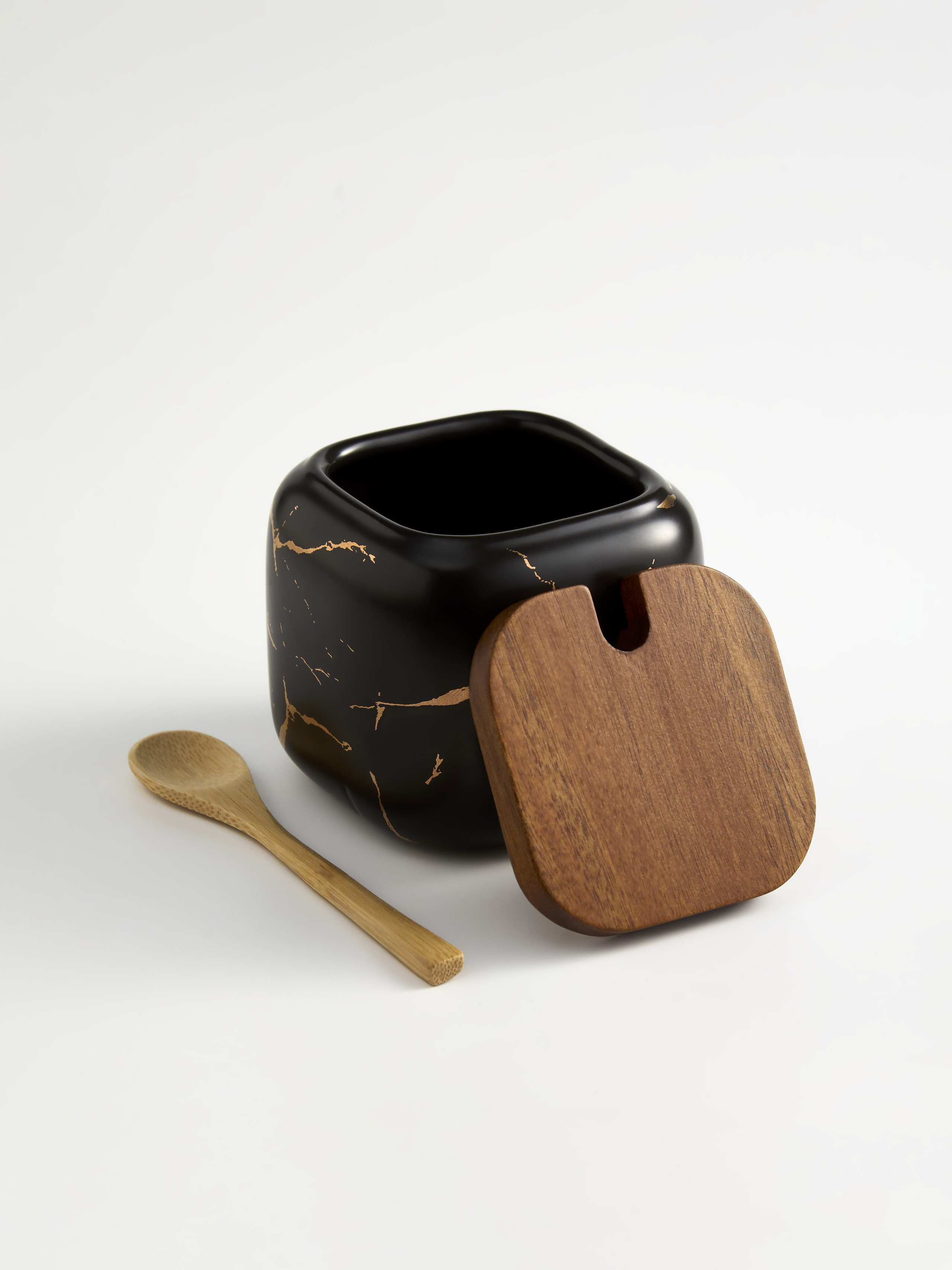 Кухня. Предметная фотосъемка в Алматы. Предметный фотограф для маркетплейстов Артур Ахмадиев