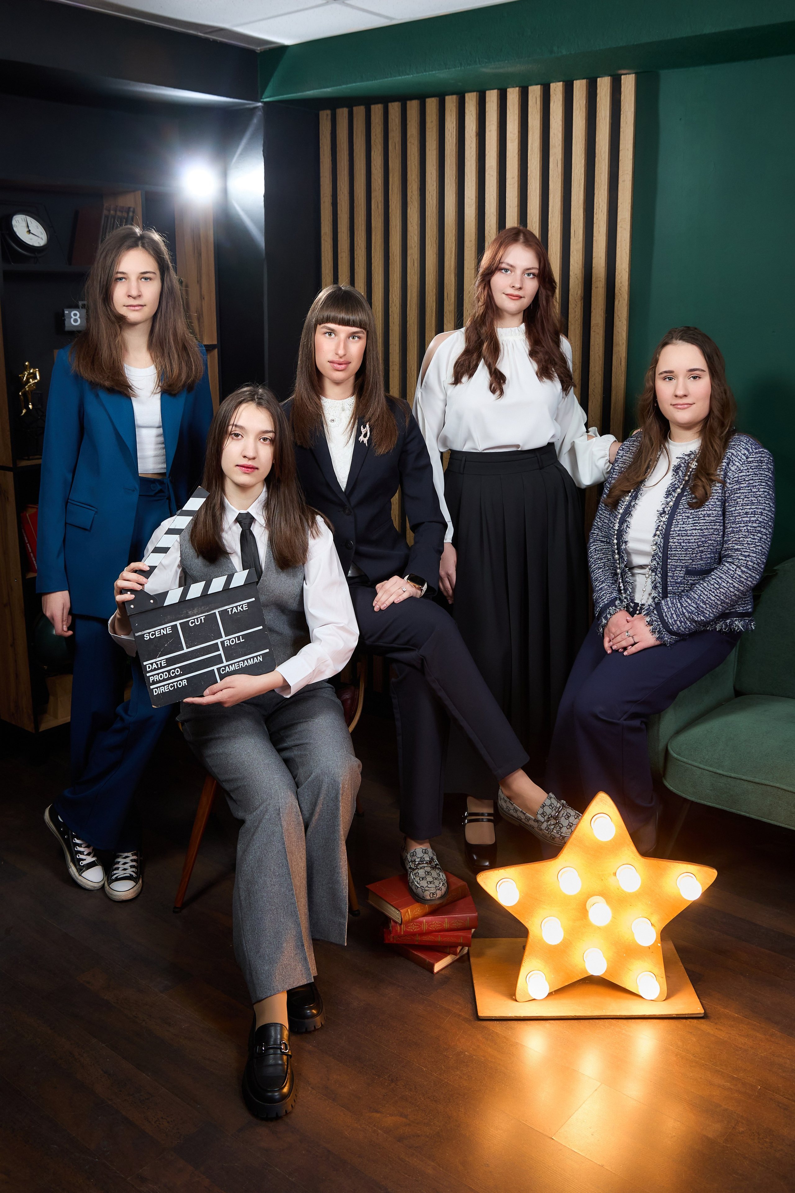 Зал «Кабинет». Выпускные альбомы в Донецке и ДНР. Фотограф Донецк и ДНР