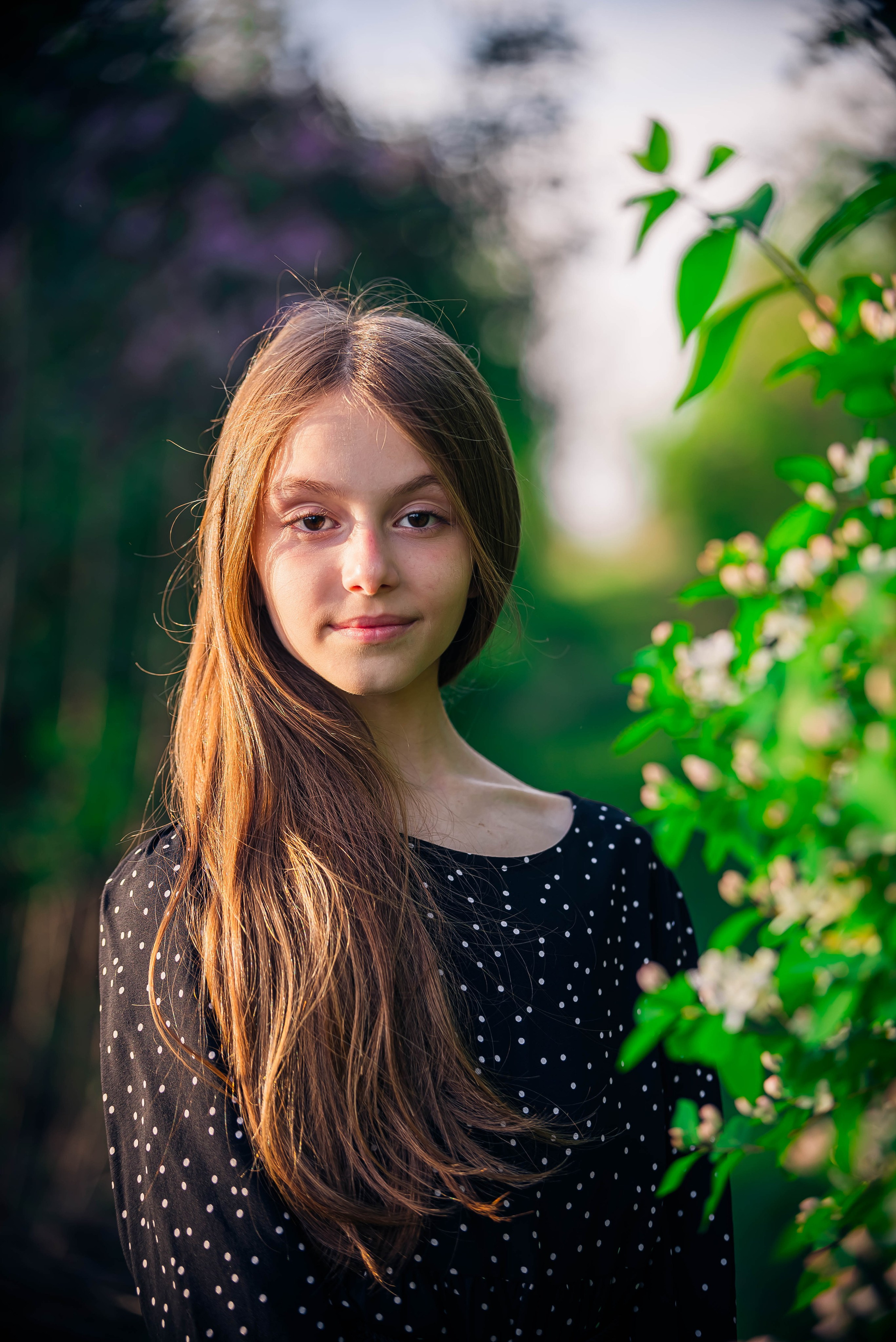 Анютка в сиреньке. Арт-фотограф Евгений Матвиенко