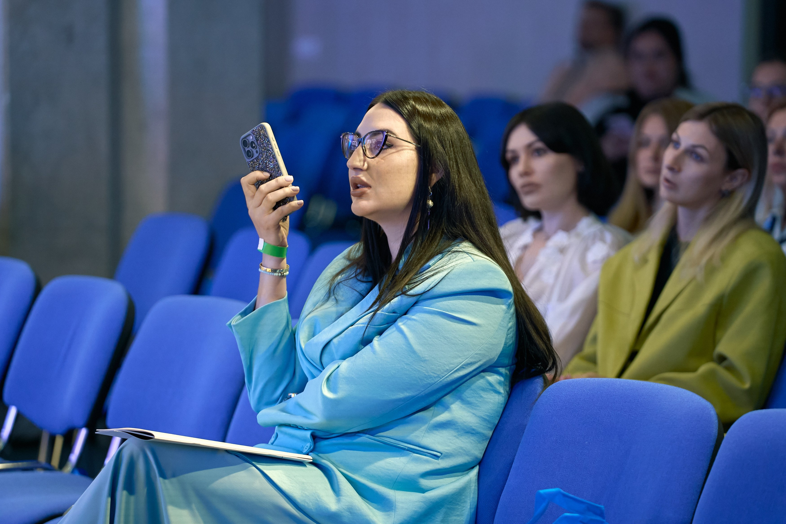 СЛУШАТЕЛИ. PRO-AGELESS