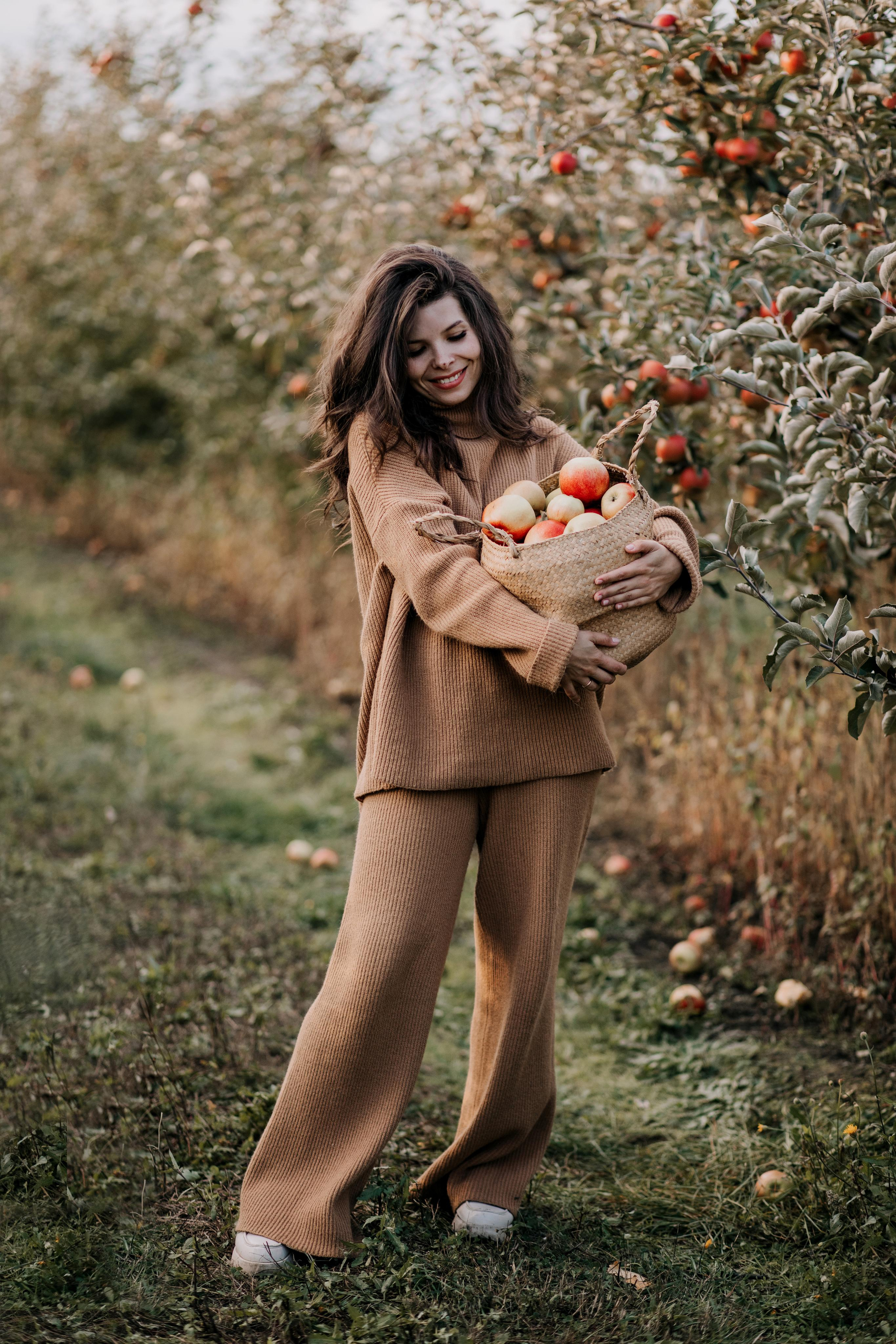 Юля, Уля и яблоки. Семейный фотограф в Белгороде Аня Никифорова
