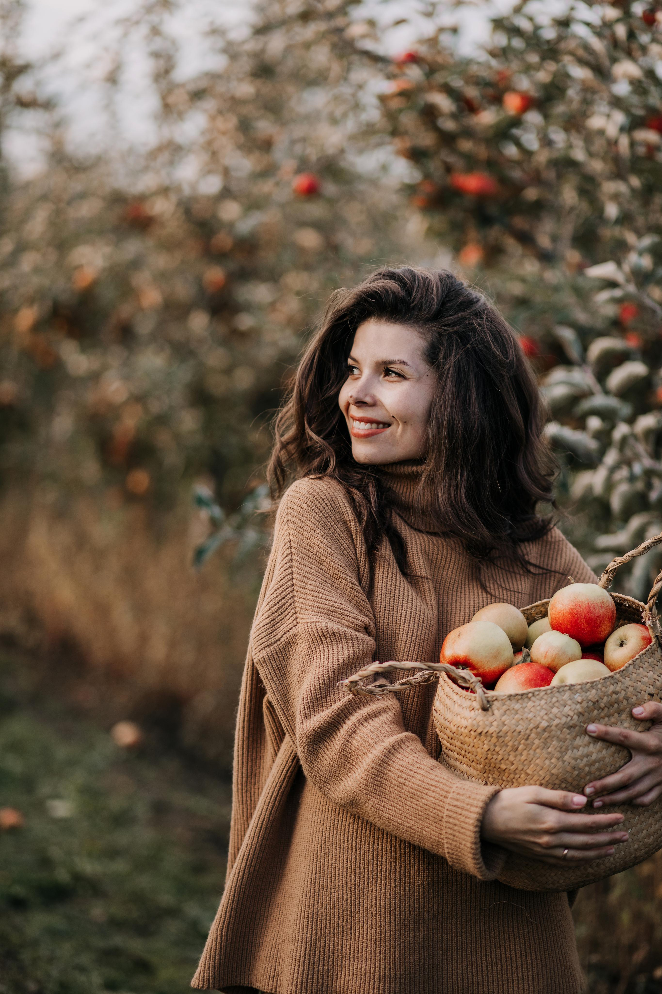 Юля, Уля и яблоки. Семейный фотограф в Белгороде Аня Никифорова
